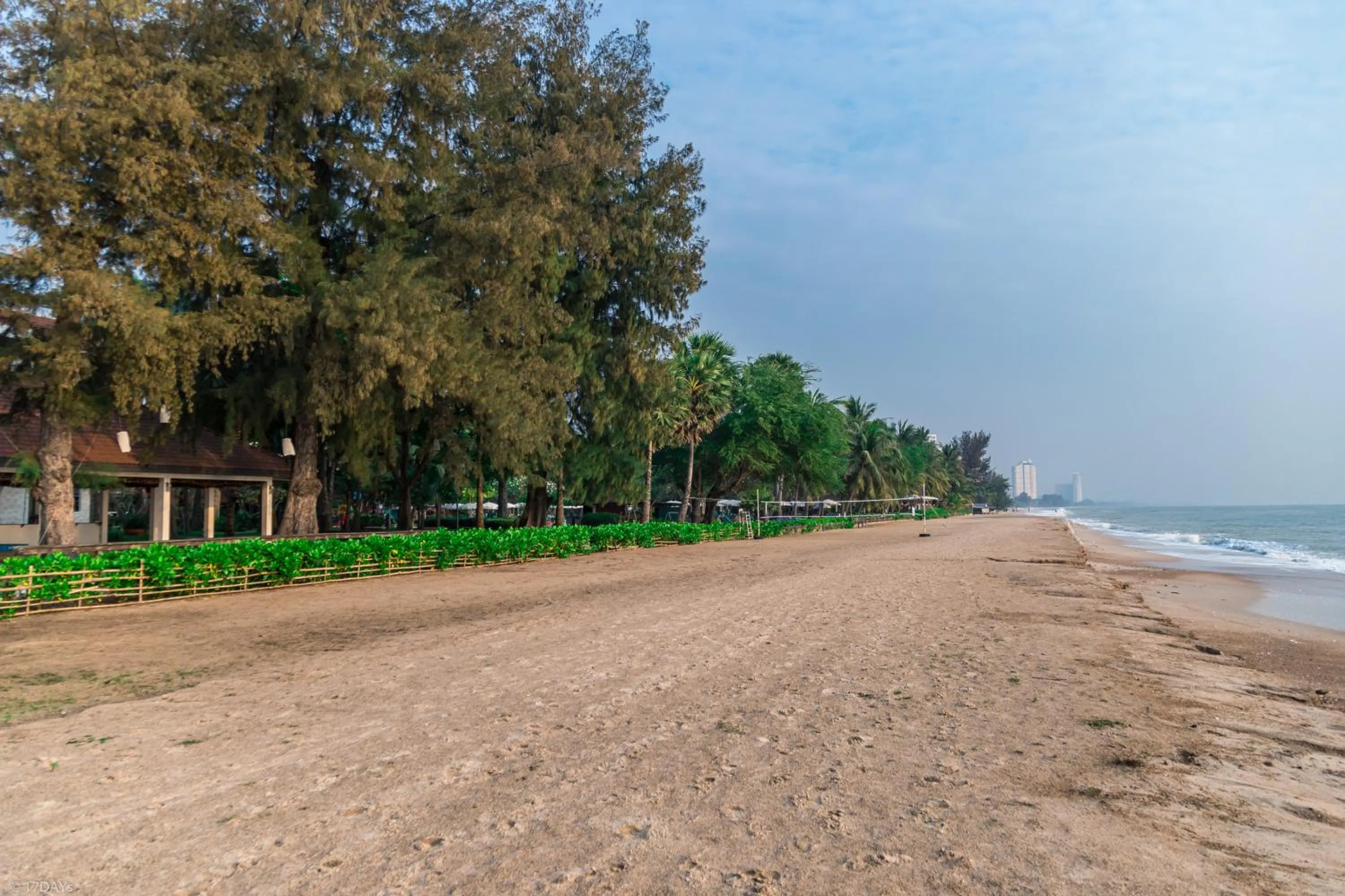 Property building in Sandy Beach Condo 17D