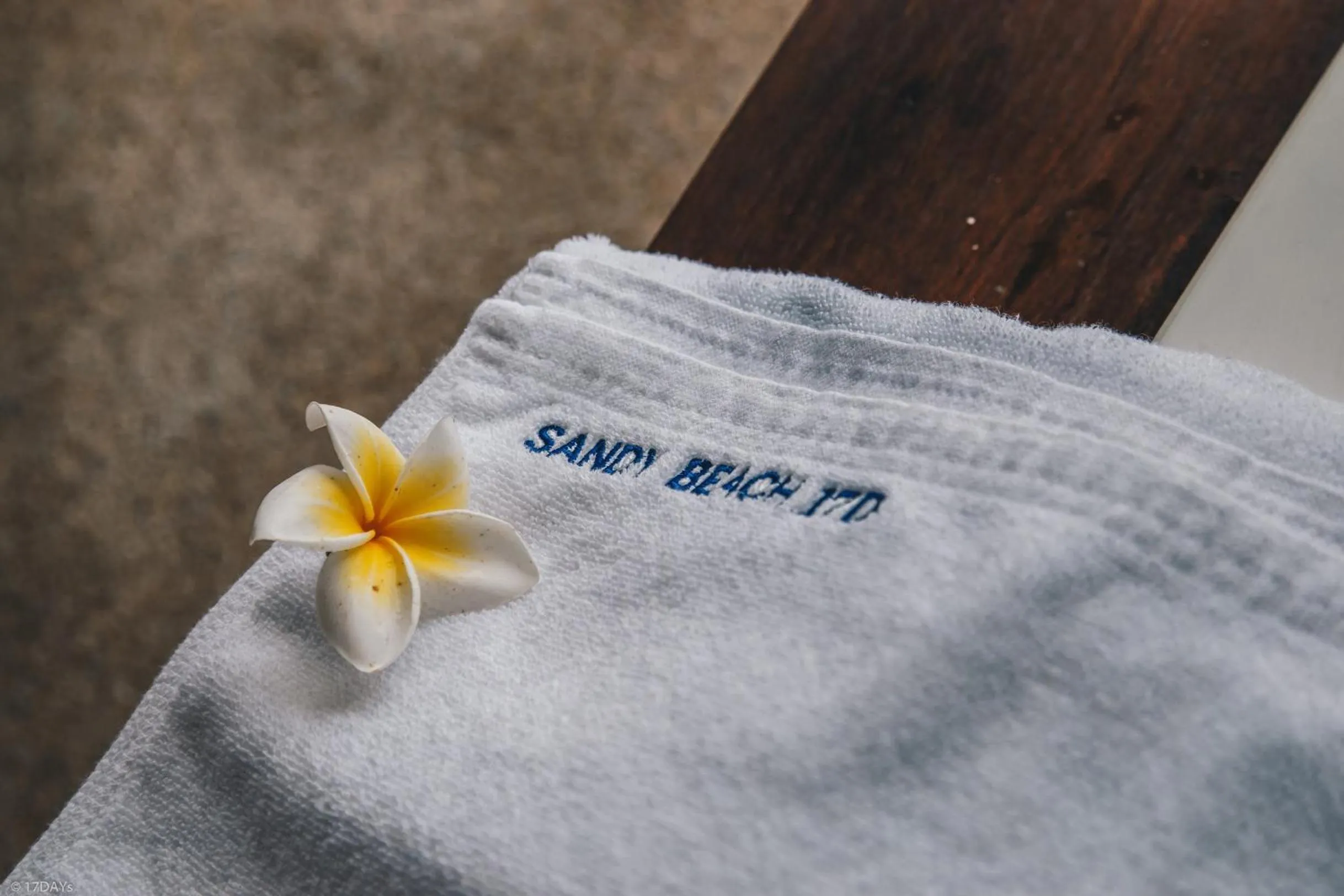 Sandy Beach Condo 17D