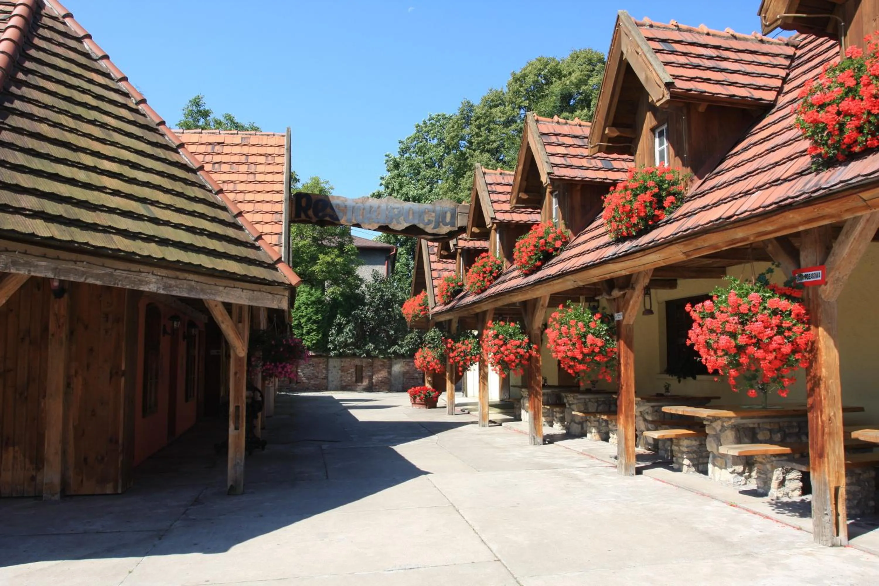 Facade/entrance in Hotel Restauracja Pustelnik