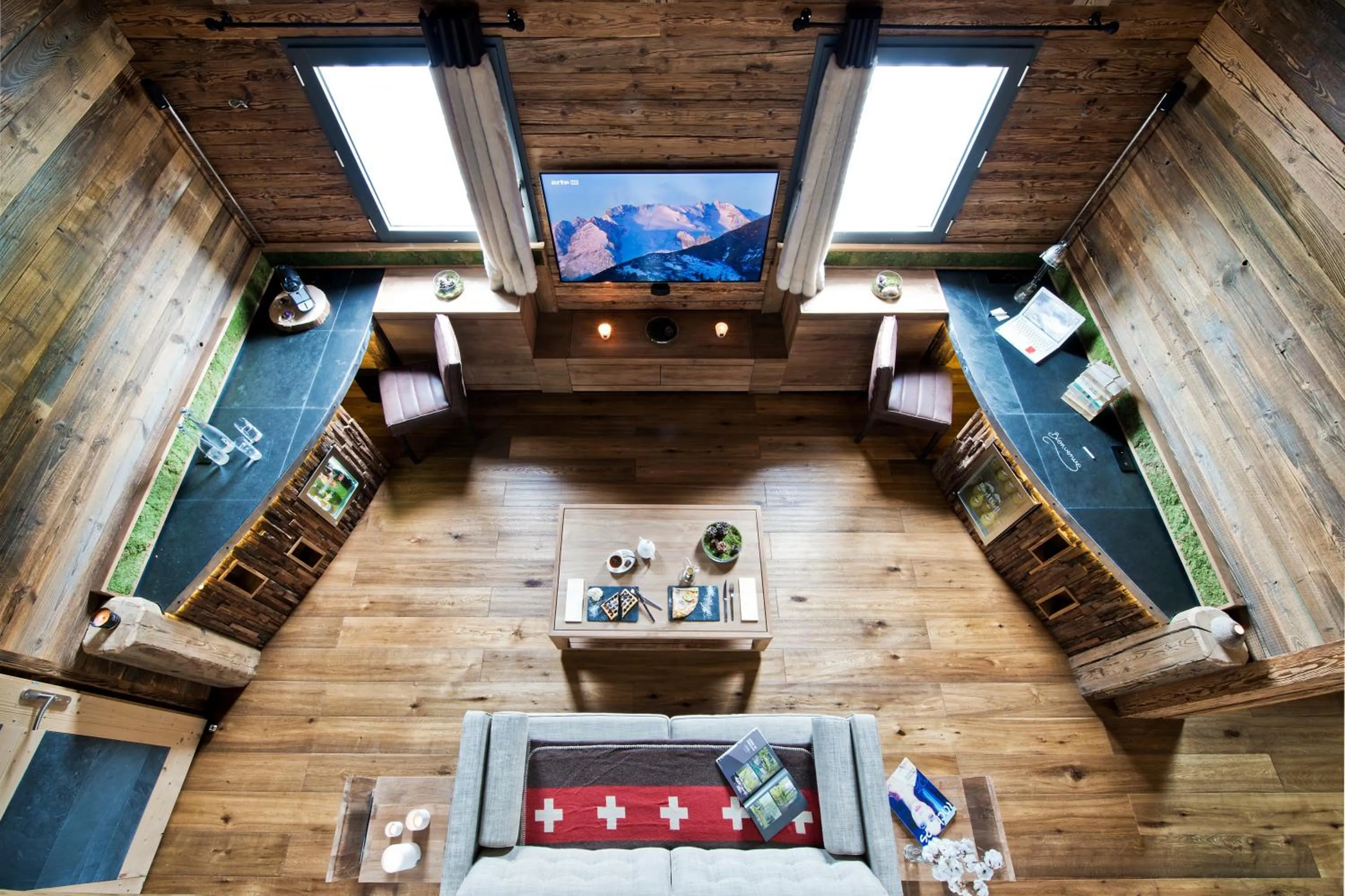 TV and multimedia in Les Rhodos