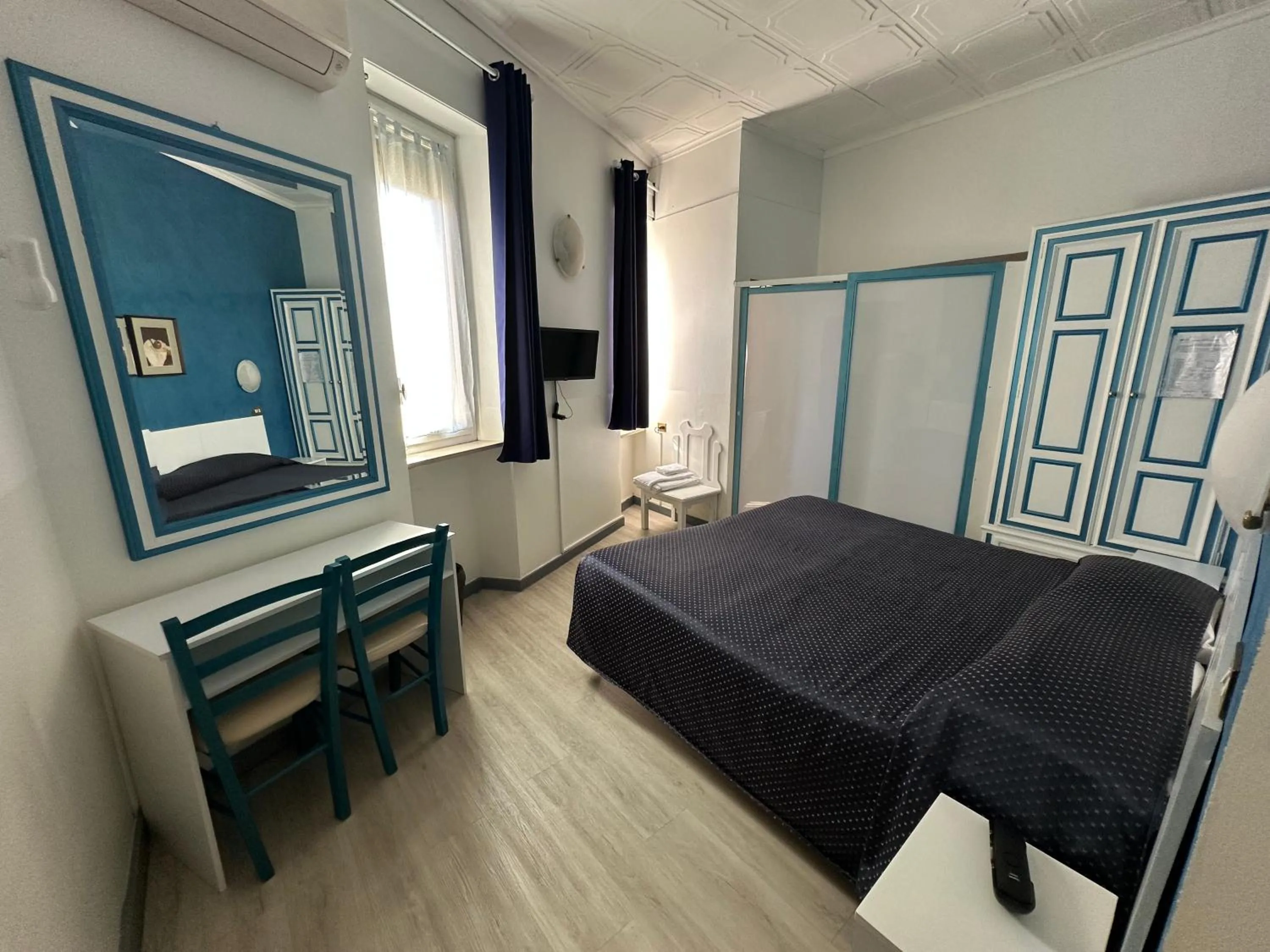 Day, Bed in Hotel Rey