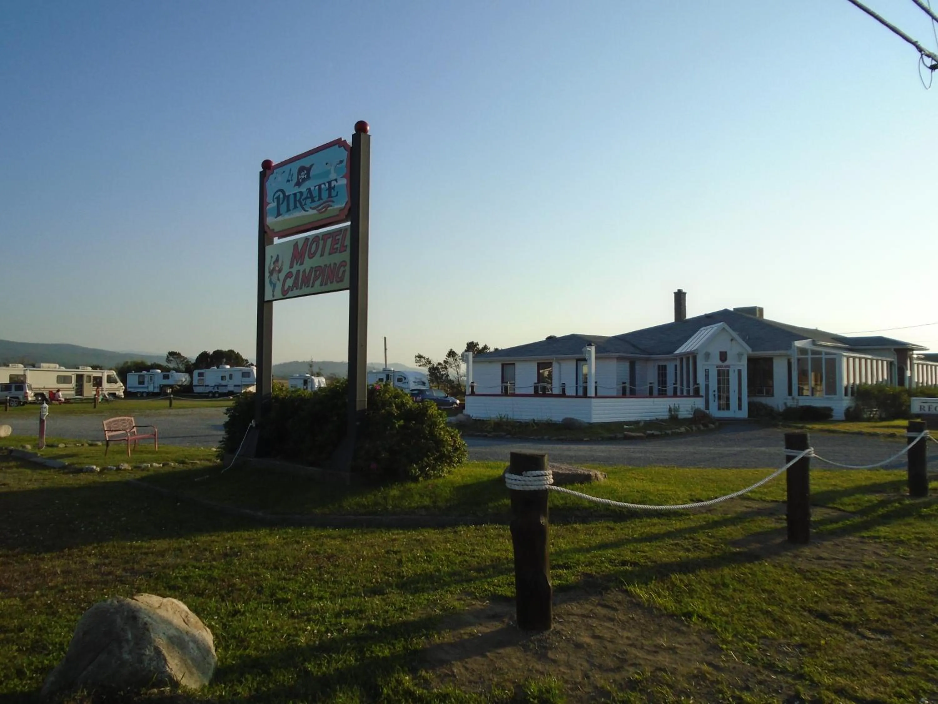 Property logo or sign in Le Pirate Motel et Camping