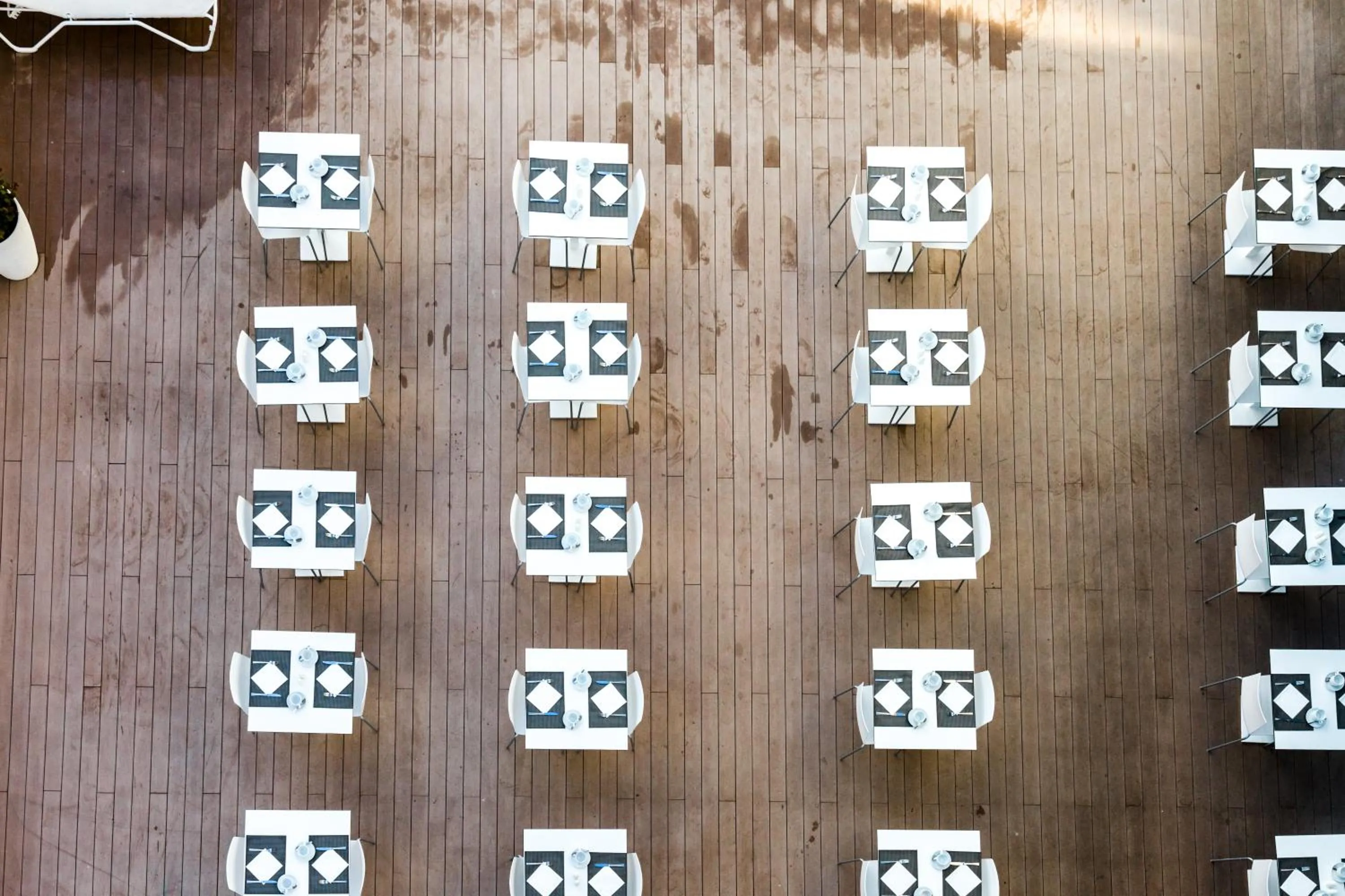 Restaurant/places to eat in Welikehotel Triton Beach