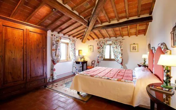 Bed in Villa Le Barone