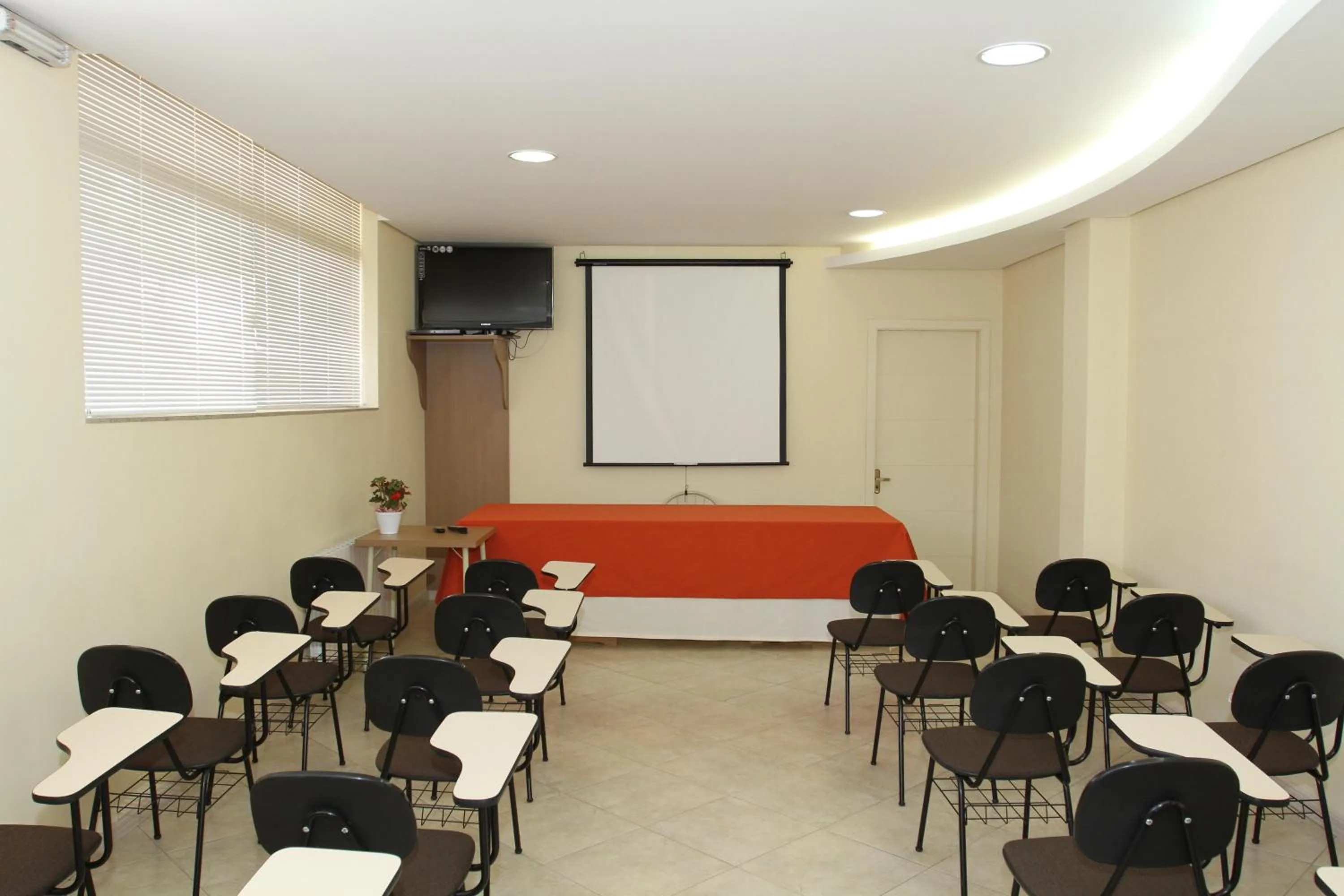 Business facilities in Di Capri Hotel