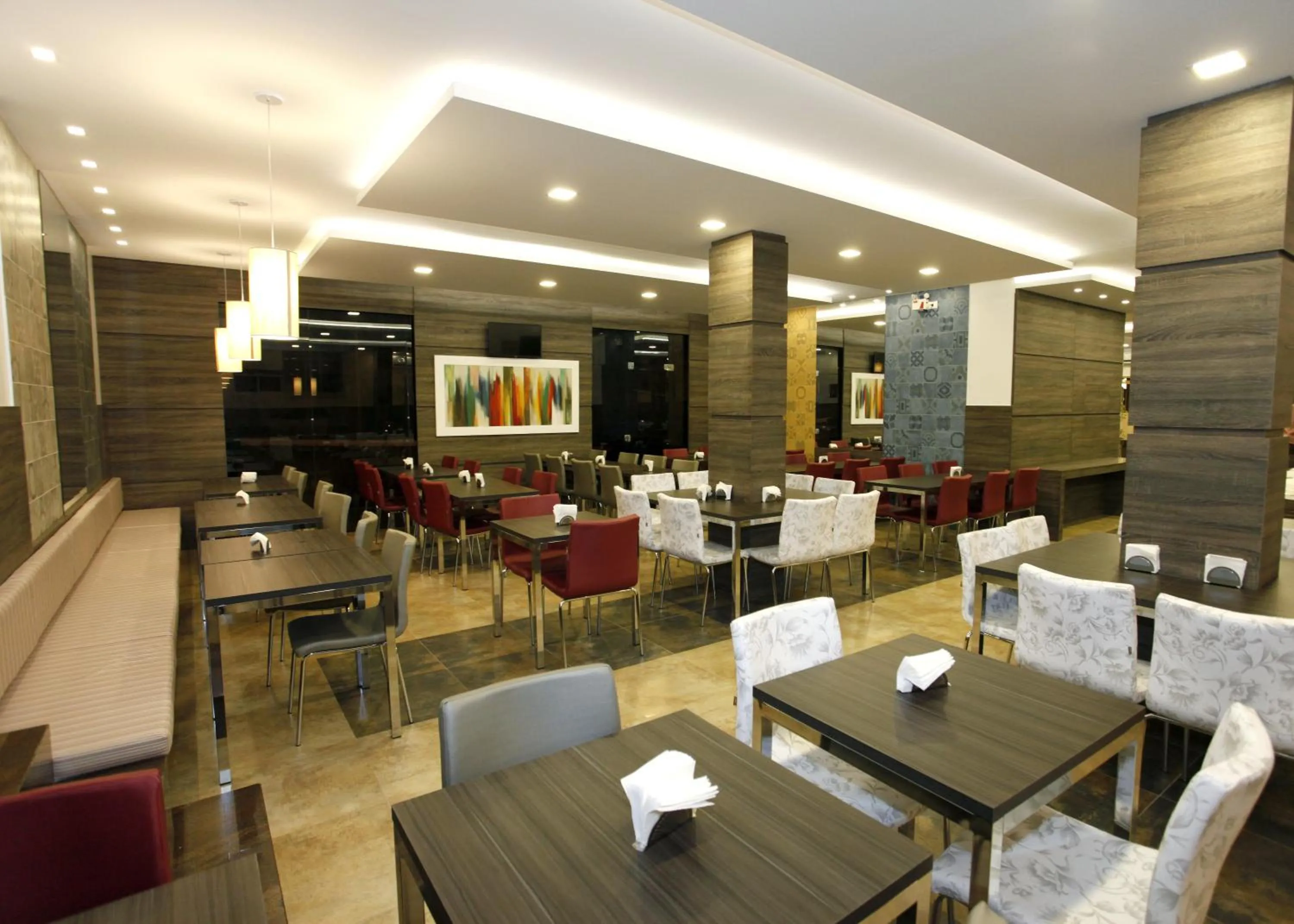 Food and drinks in Di Capri Hotel