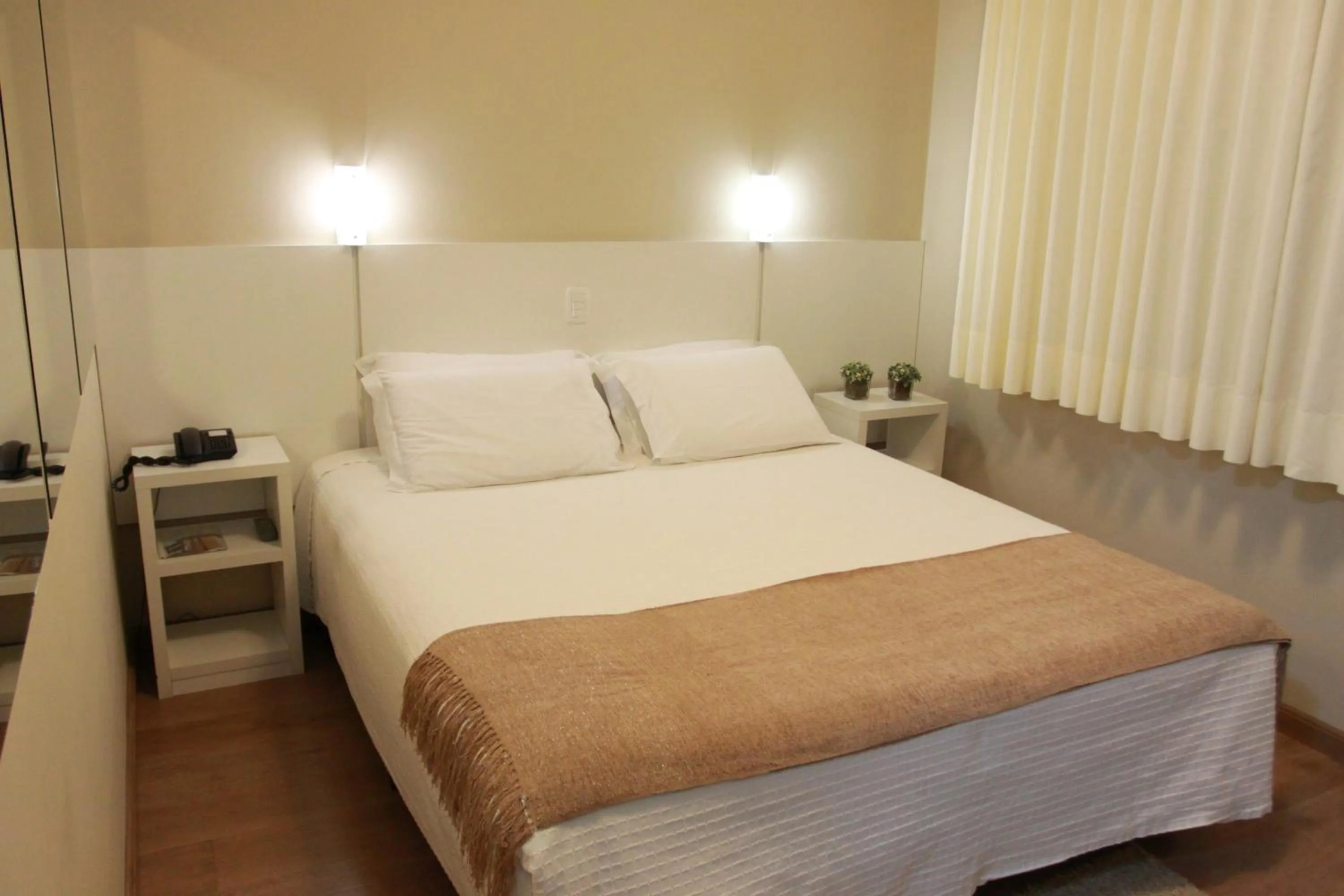 Photo of the whole room, Bed in Di Capri Hotel