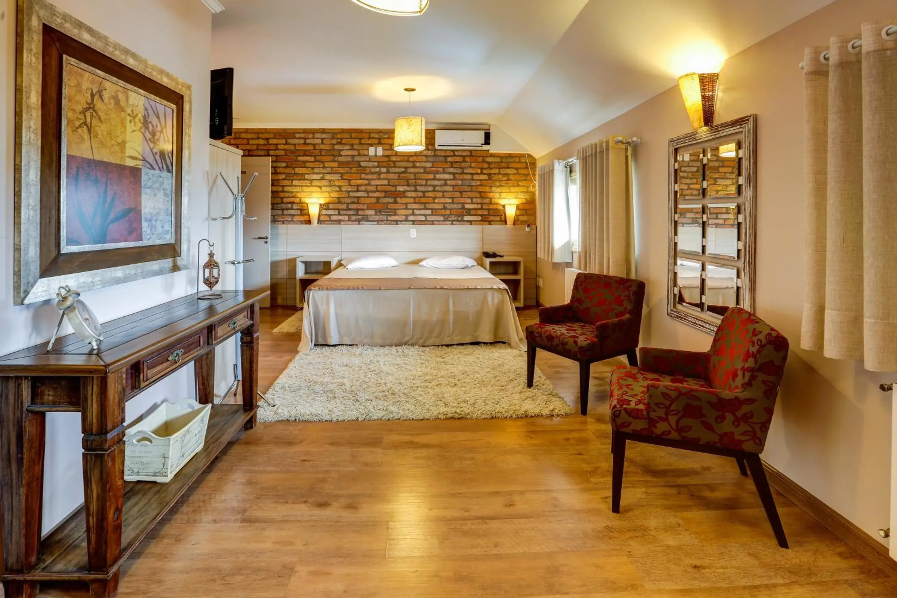 Deluxe Suite - single occupancy in Di Capri Hotel Deluxe Suite - single occupancy in Di Capri Hotel