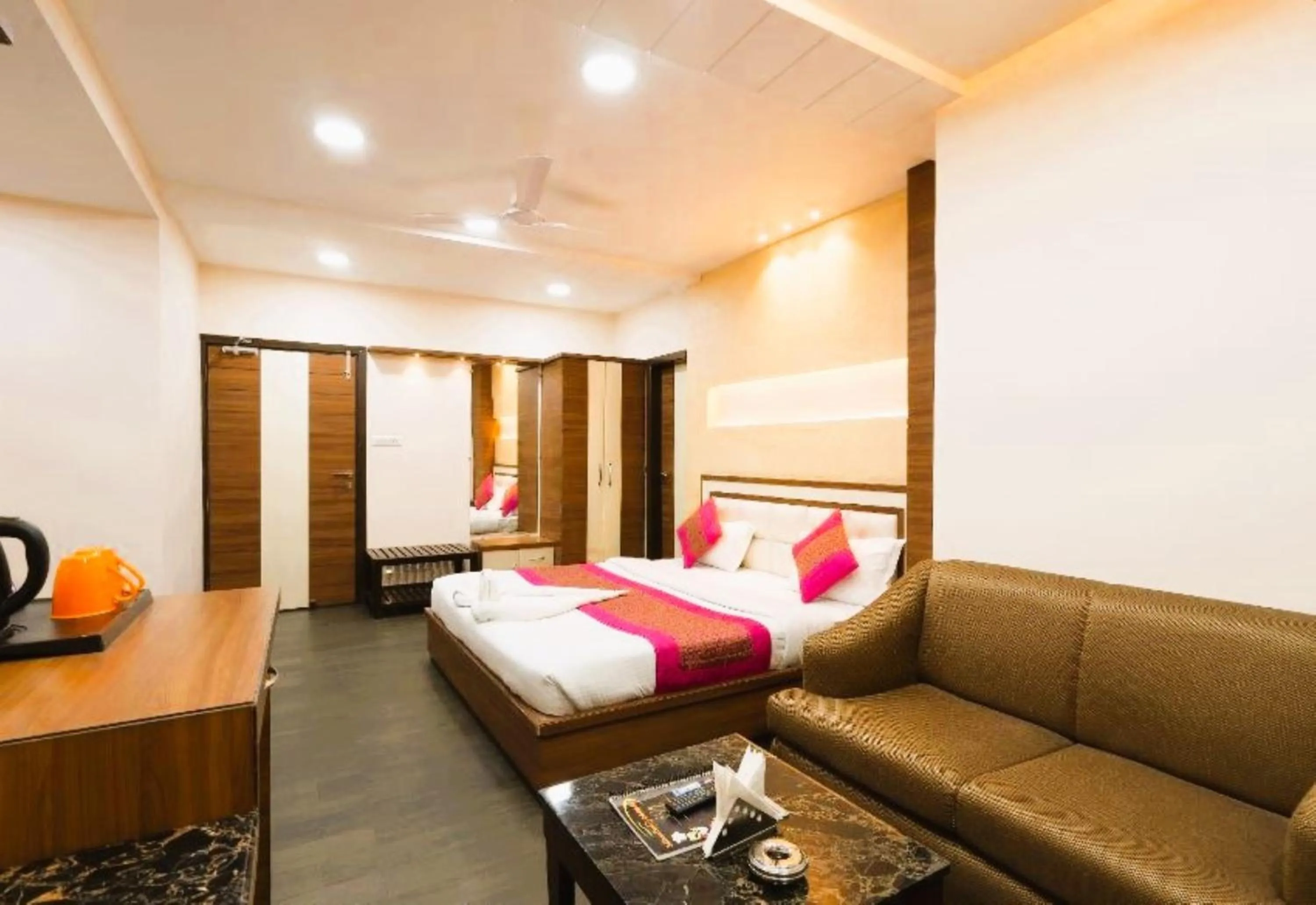 Bed in Hotel Manas Continental Gorakhpur