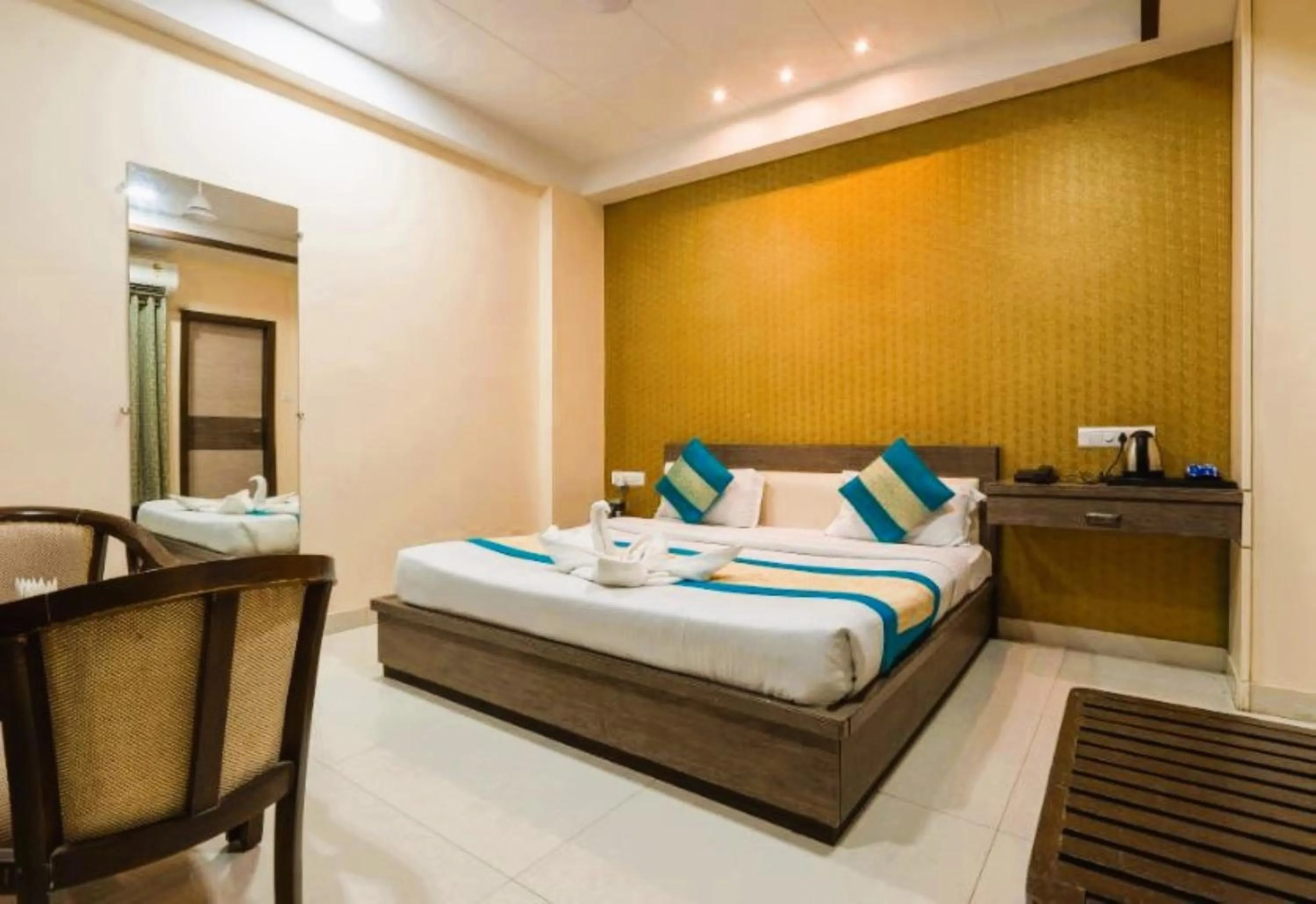 Bed in Hotel Manas Continental Gorakhpur