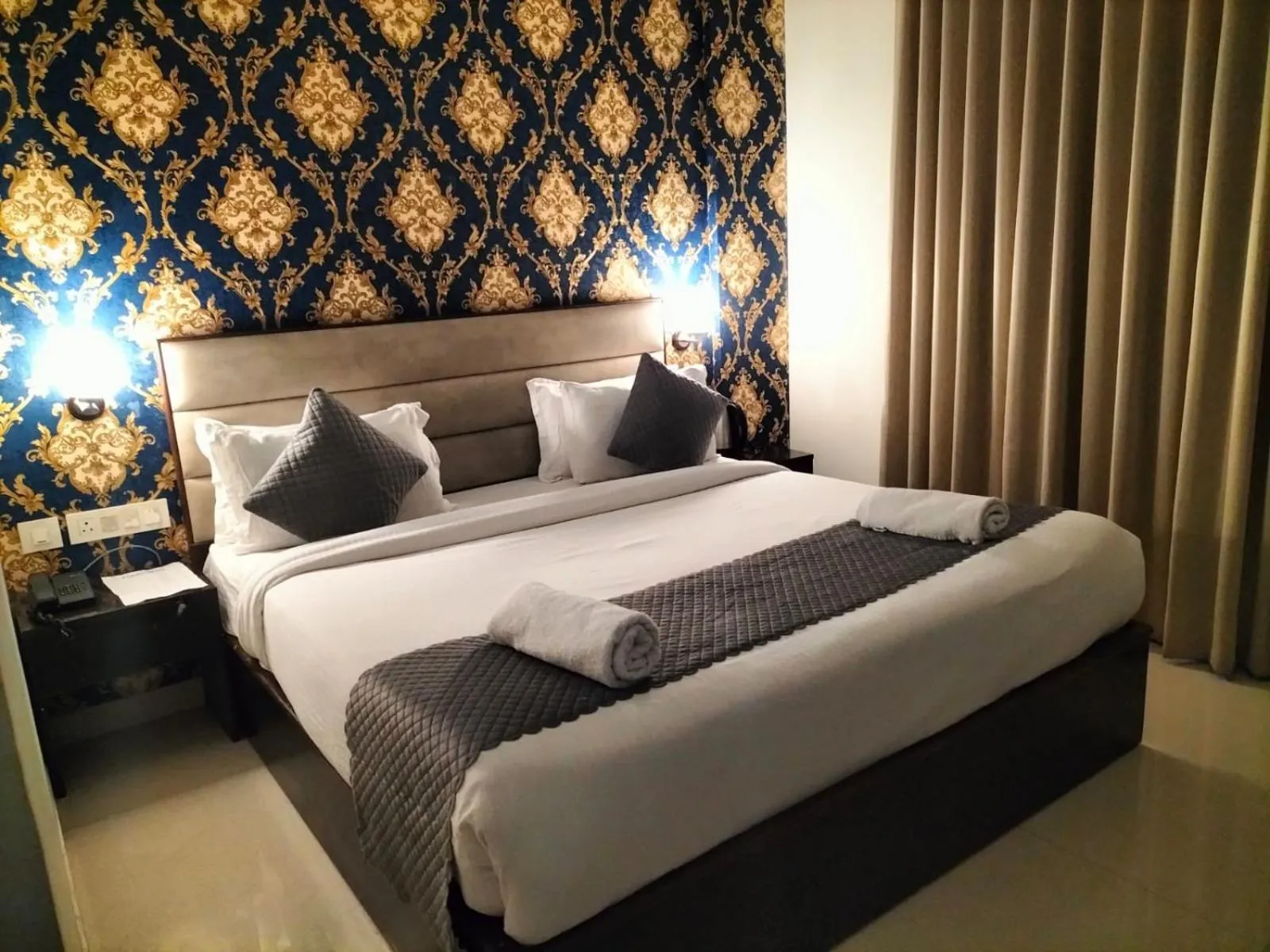 Bed in Hotel Lycoris