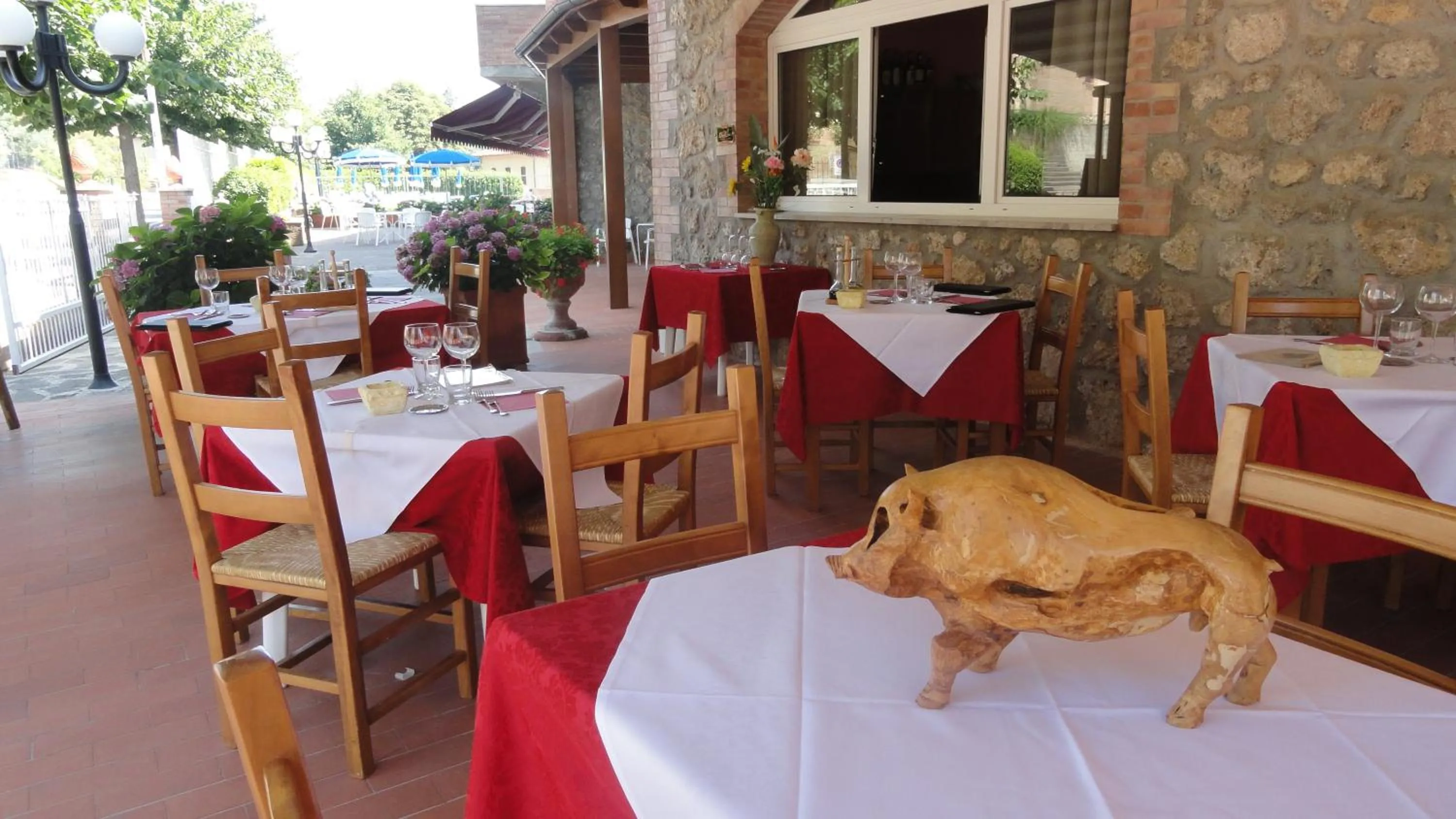 Restaurant/places to eat in Albergo Di Murlo