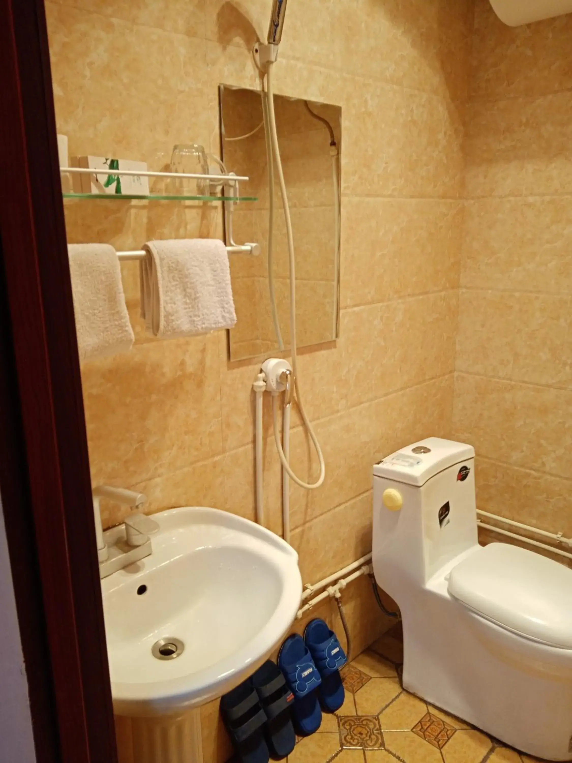 Basic Double Room in Pingyao Yan Family Homestay Basic Double Room in Pingyao Yan Family Homestay