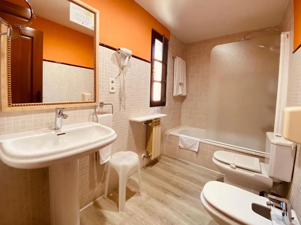 Bathroom in El Tejo de Comillas