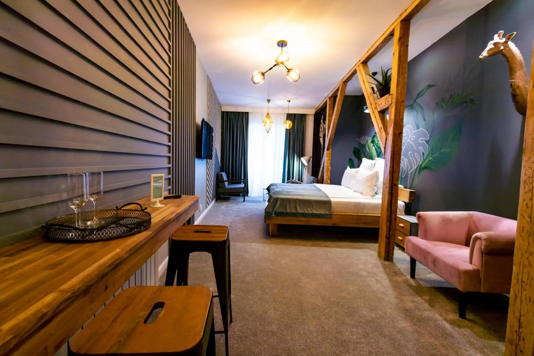 Photo of the whole room, Bed in Rabbit Hole