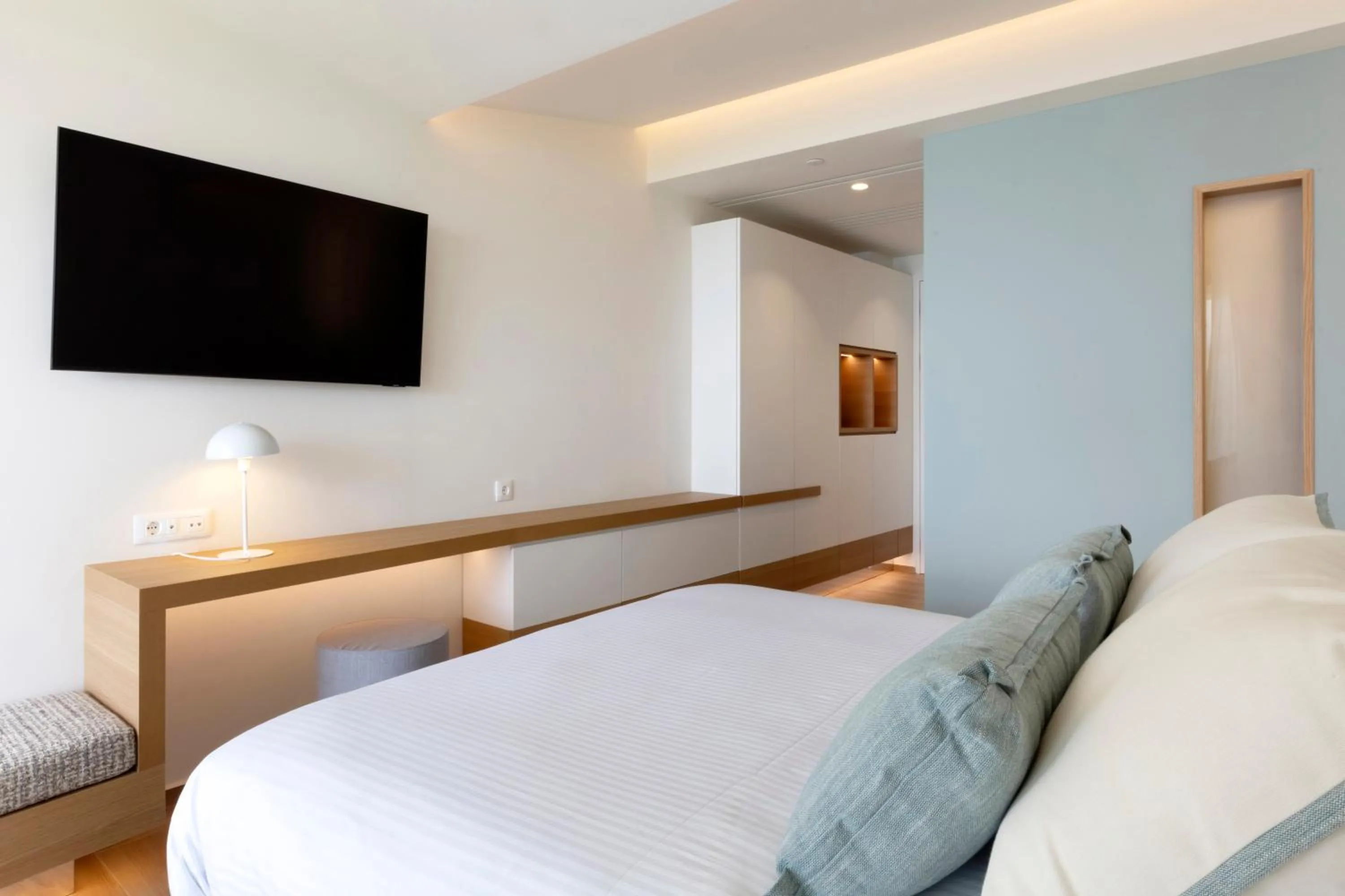 Photo of the whole room, Bed in Mirage Chalkida City Resort