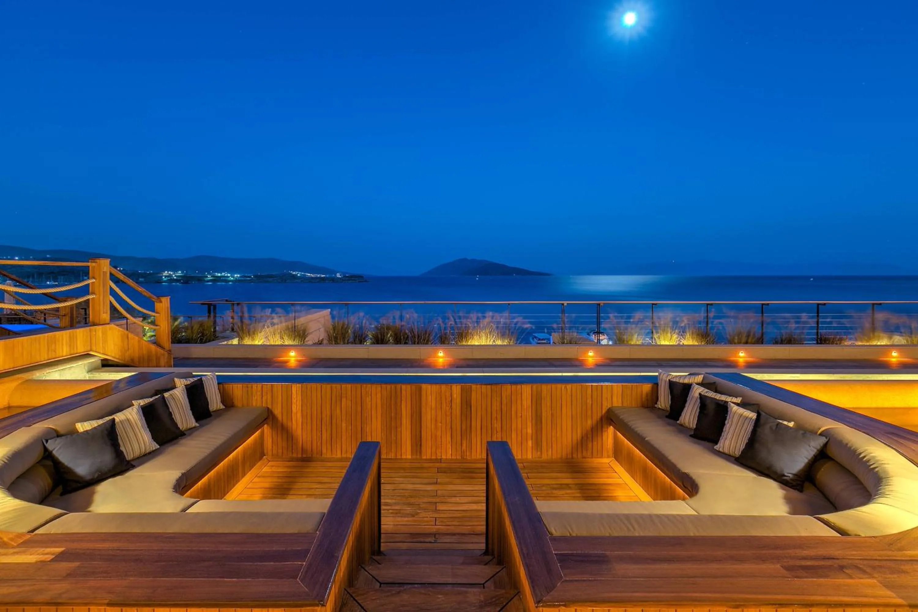 Lounge or bar in Caresse, a Luxury Collection Resort & Spa, Bodrum