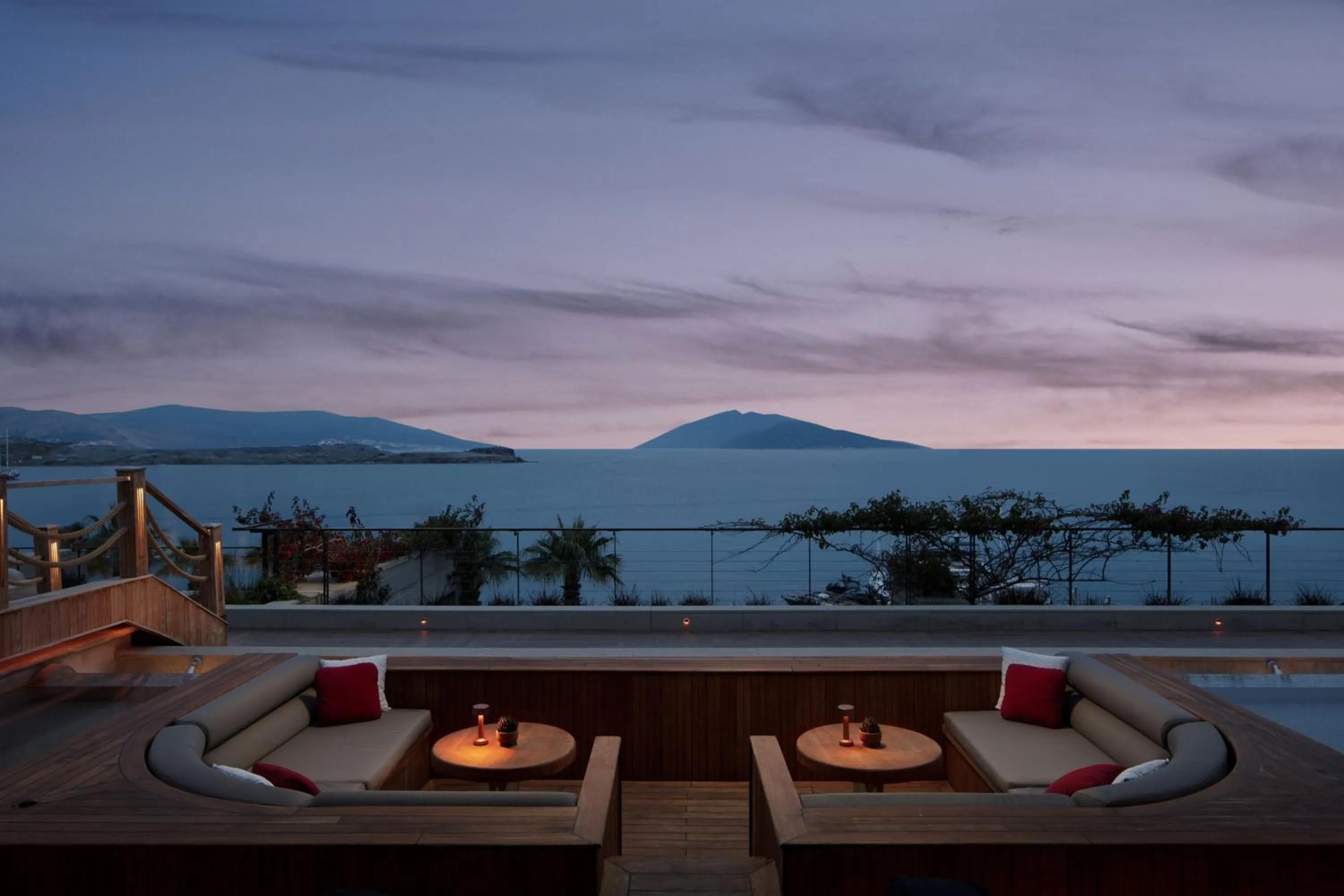 Lounge or bar in Caresse, a Luxury Collection Resort & Spa, Bodrum