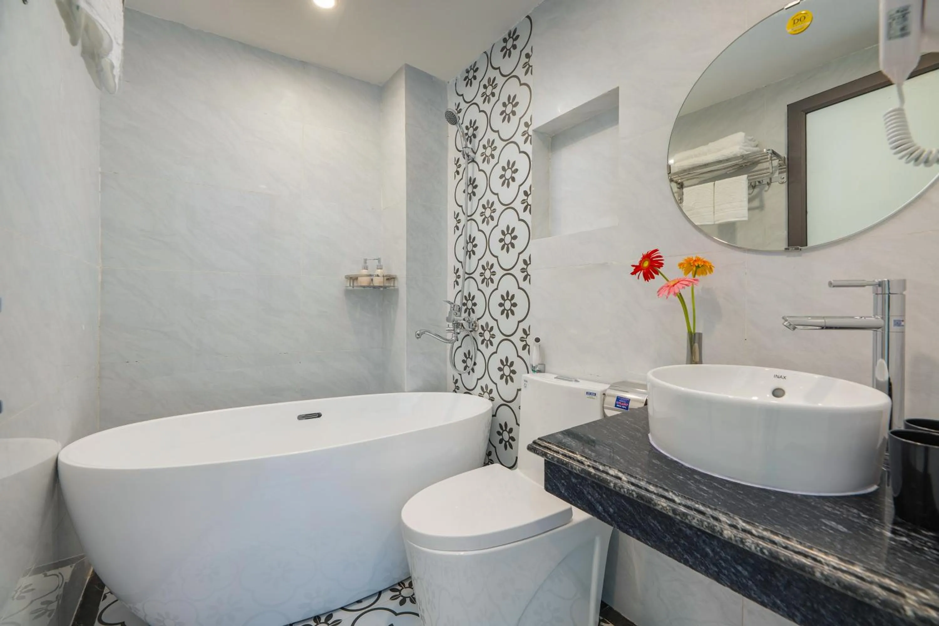 Toilet in Hanoi Jasmine Premium Hotel & Travel