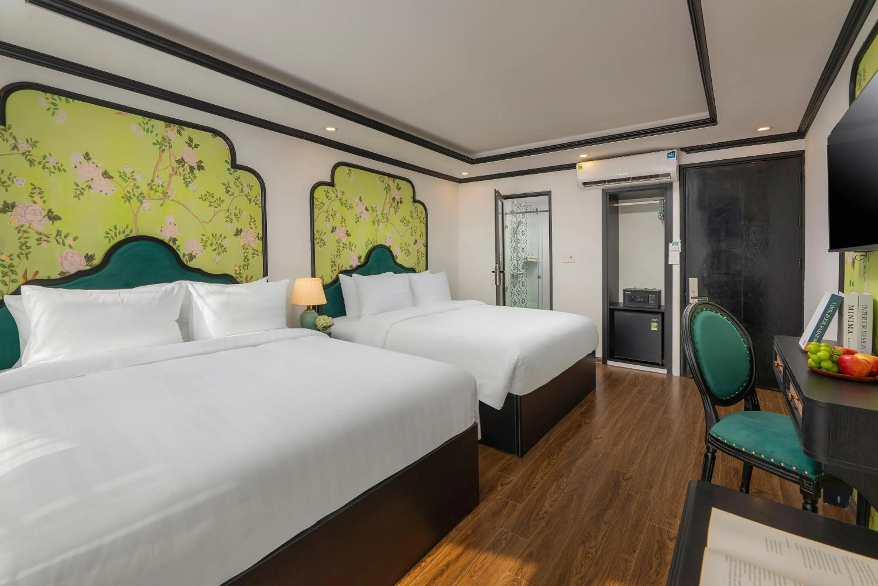 Bed in Hanoi Jasmine Premium Hotel & Travel