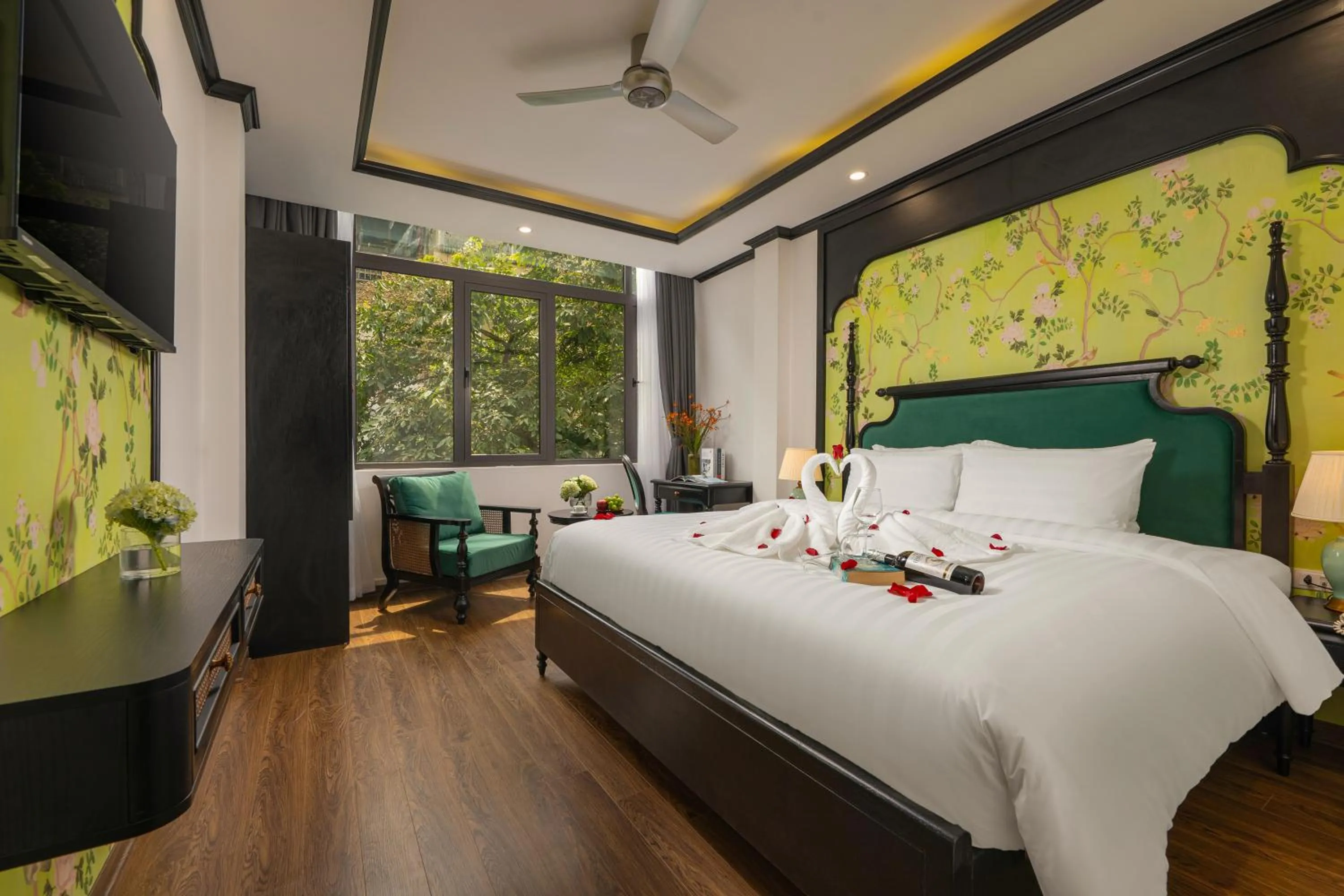 Bedroom, Bed in Hanoi Jasmine Premium Hotel & Travel