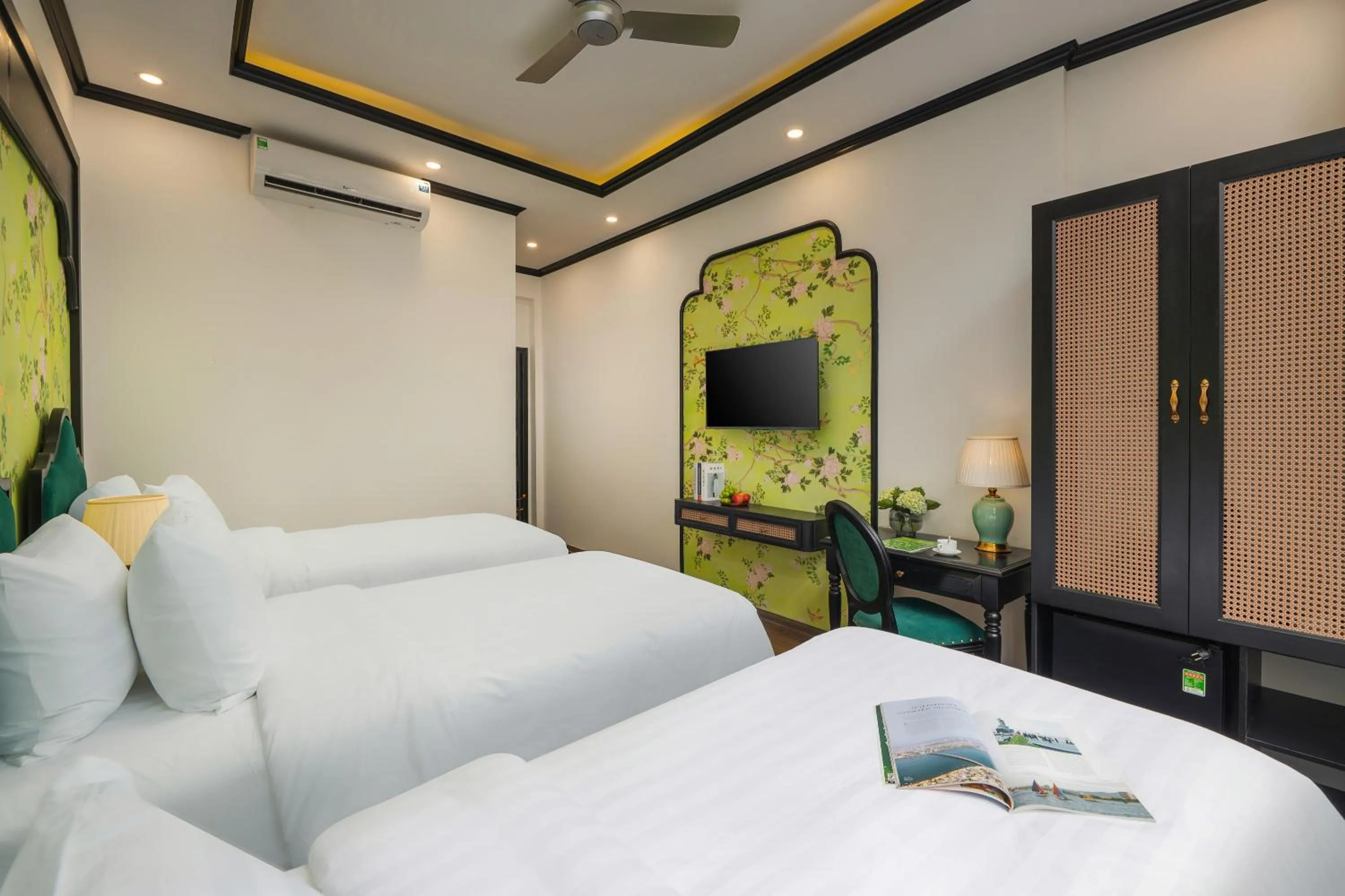 Bed in Hanoi Jasmine Premium Hotel & Travel