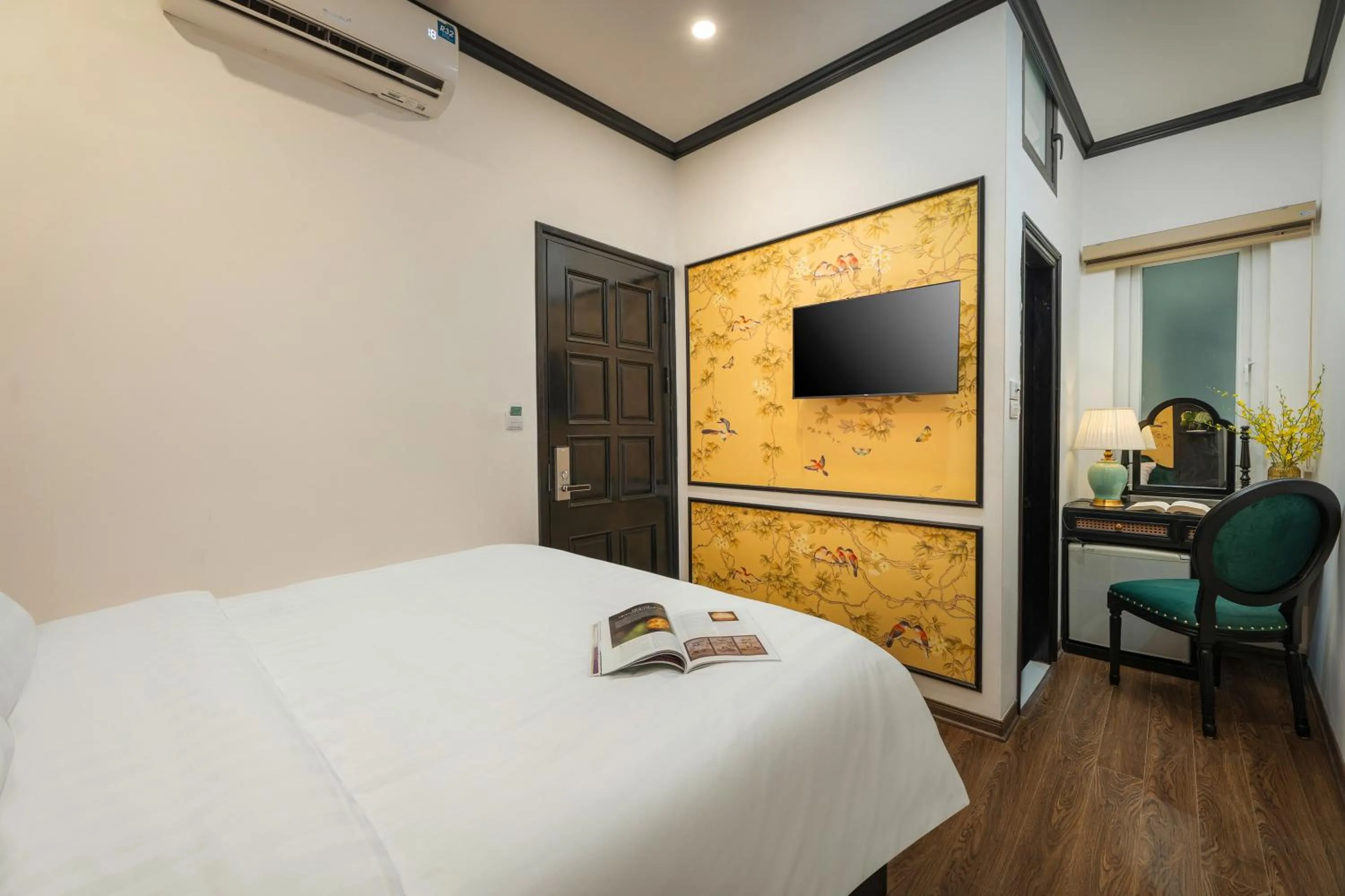 Bed in Hanoi Jasmine Premium Hotel & Travel