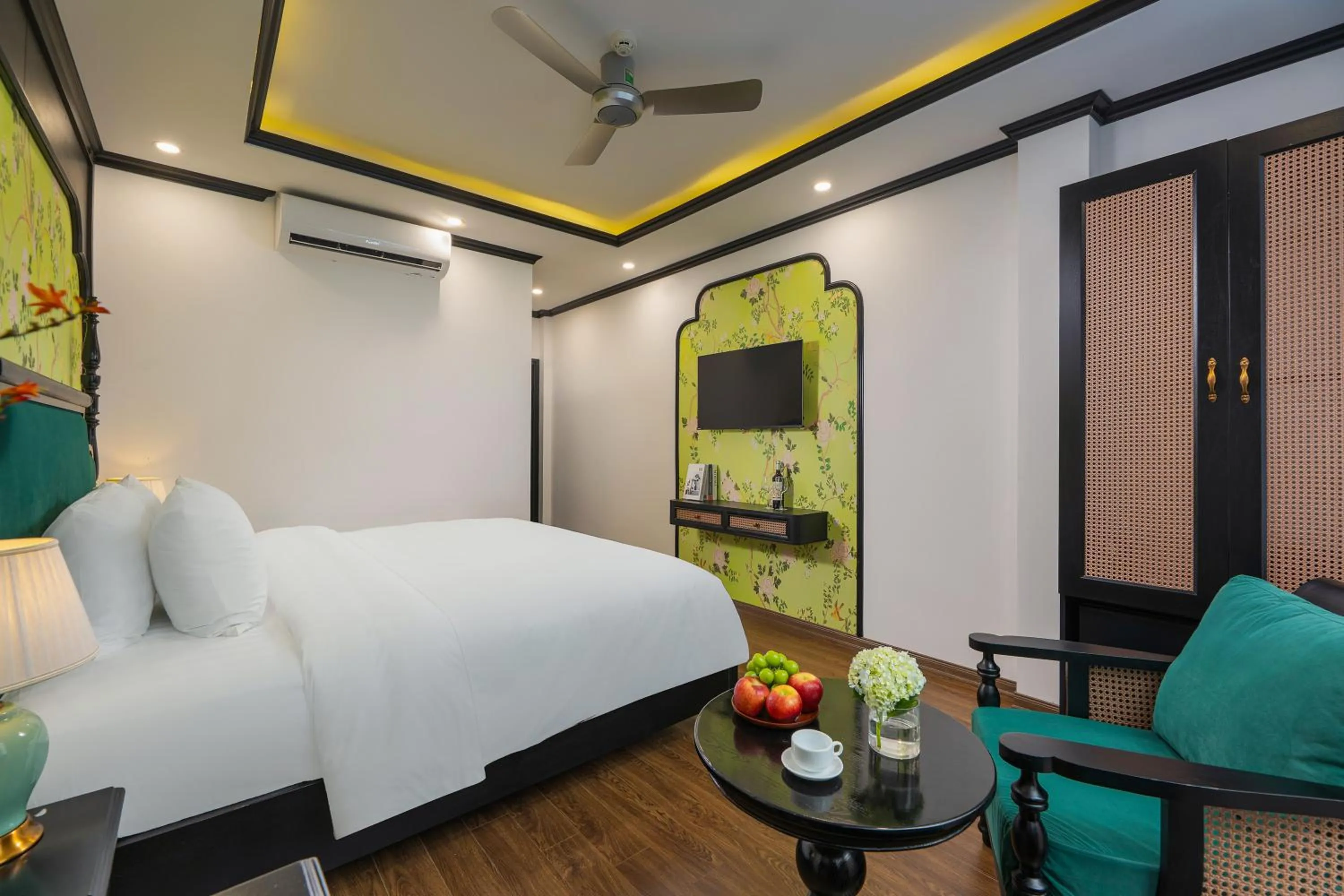 Bed in Hanoi Jasmine Premium Hotel & Travel