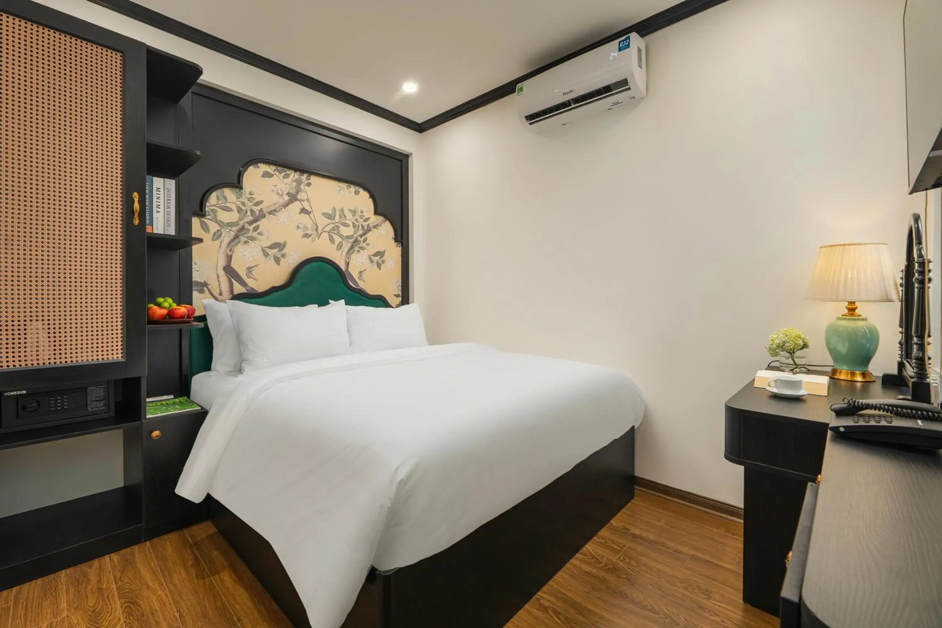 Superior Double Room - single occupancy in Hanoi Jasmine Premium Hotel & Travel Superior Double Room - single occupancy in Hanoi Jasmine Premium Hotel & Travel
