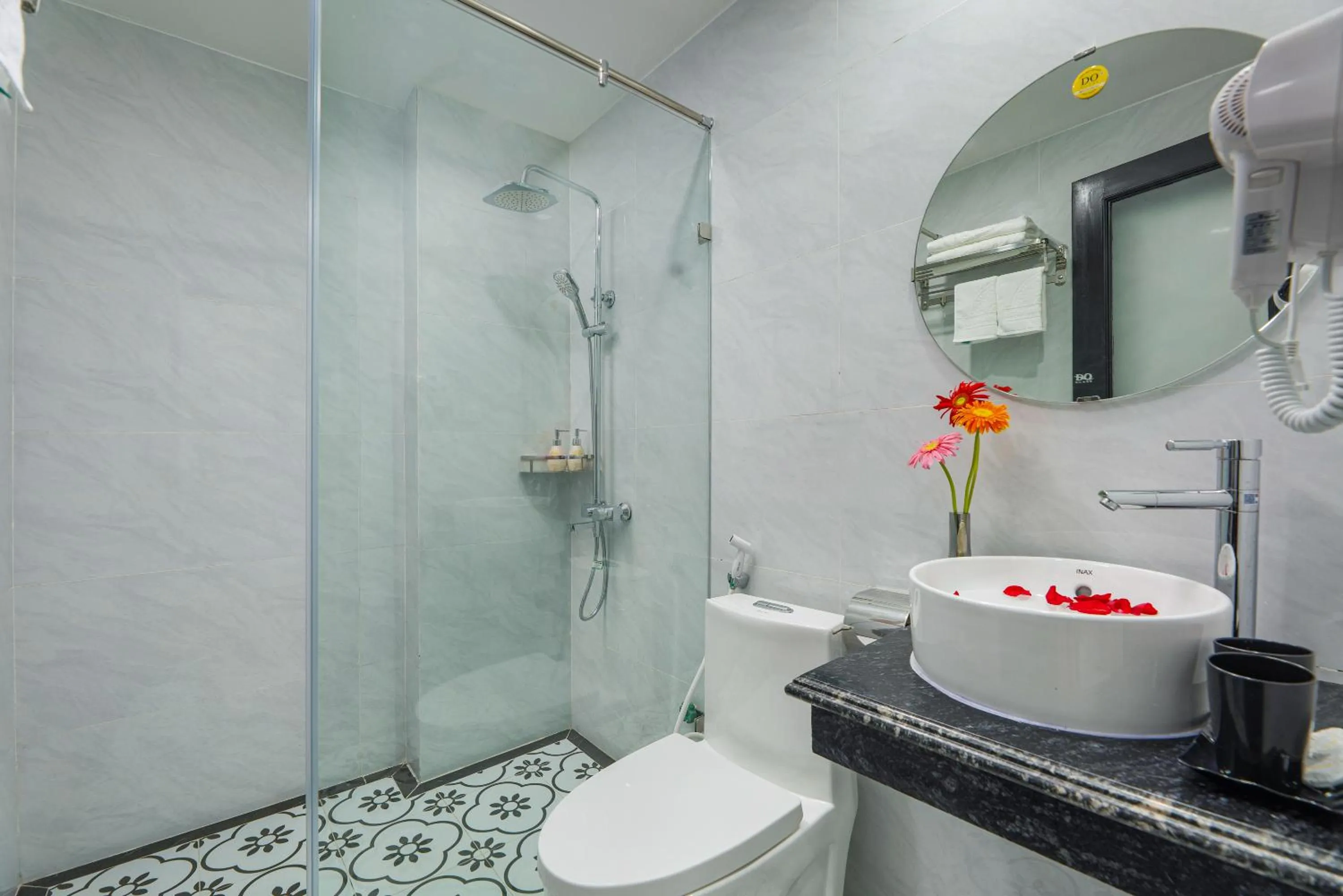 Bathroom in Hanoi Jasmine Premium Hotel & Travel