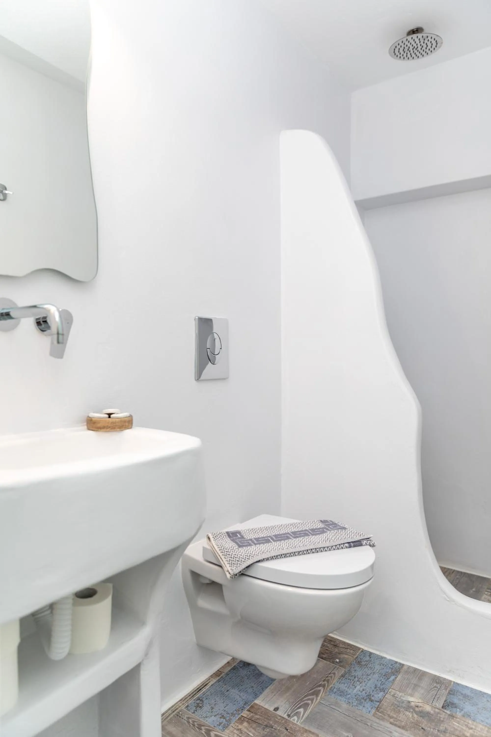 Bathroom in Depis luxury suites