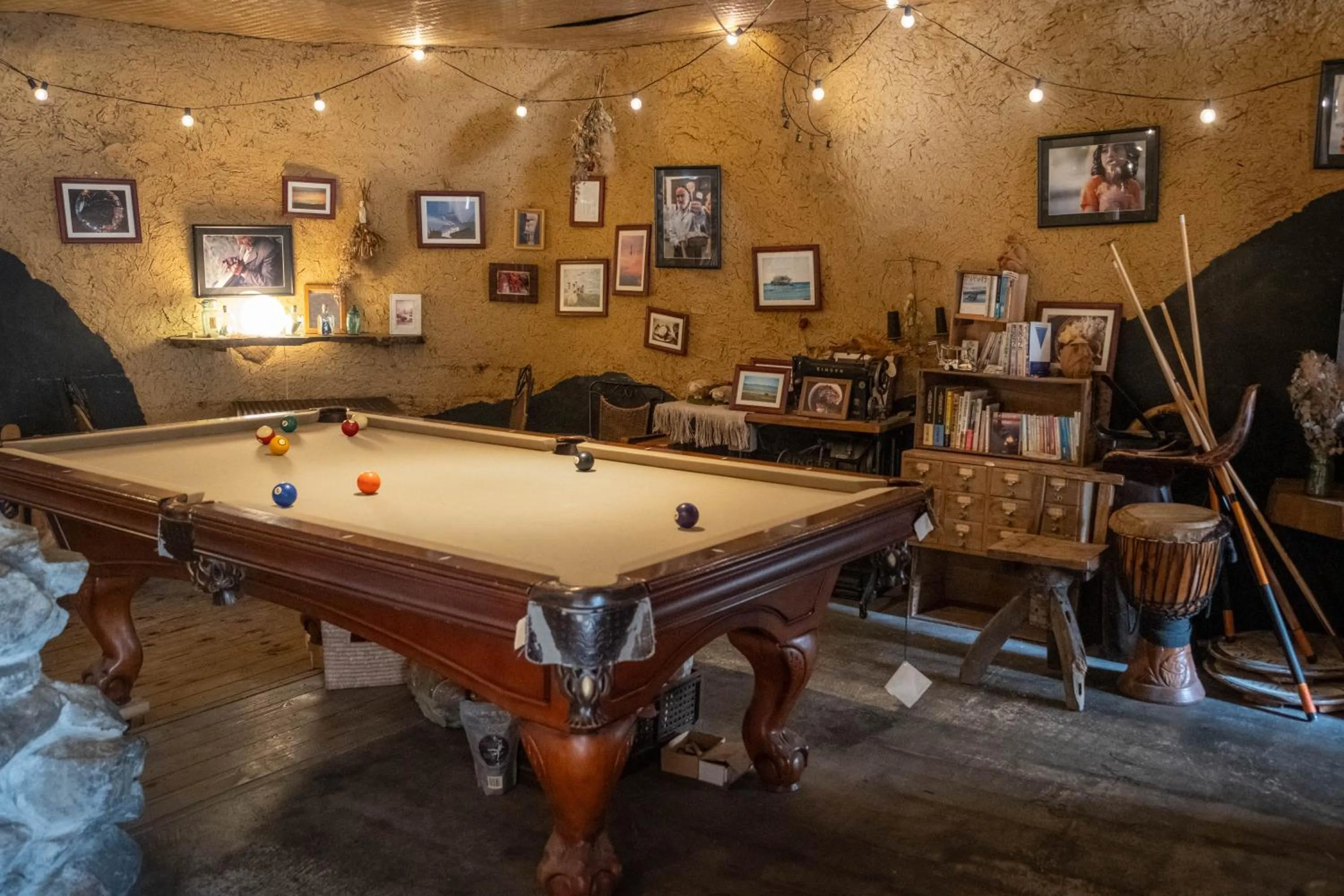 Billiard in Worldtreck Dinner & Guesthouse Pise