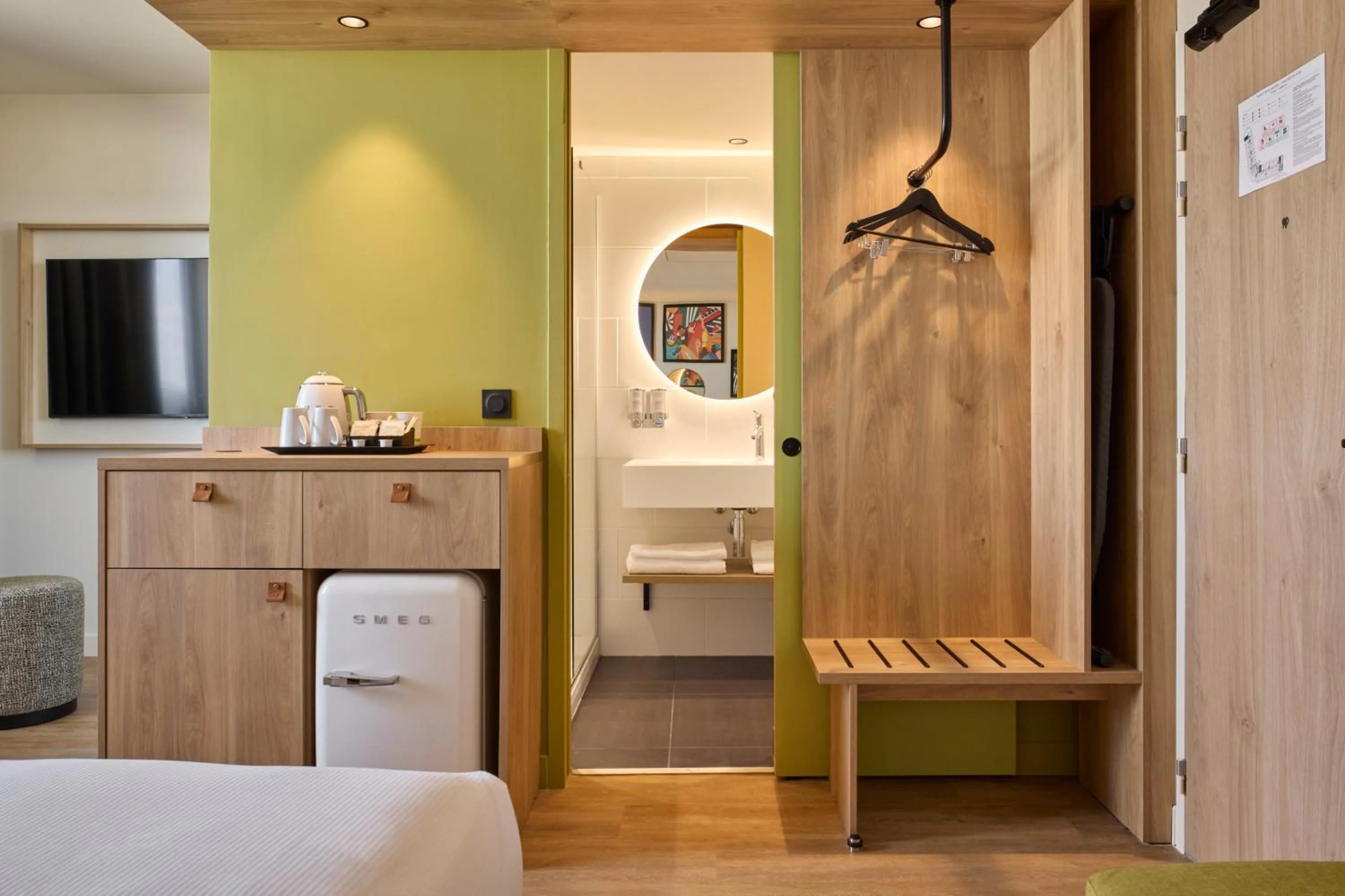 Bathroom, Bed in Hampton By Hilton Lyon Airport