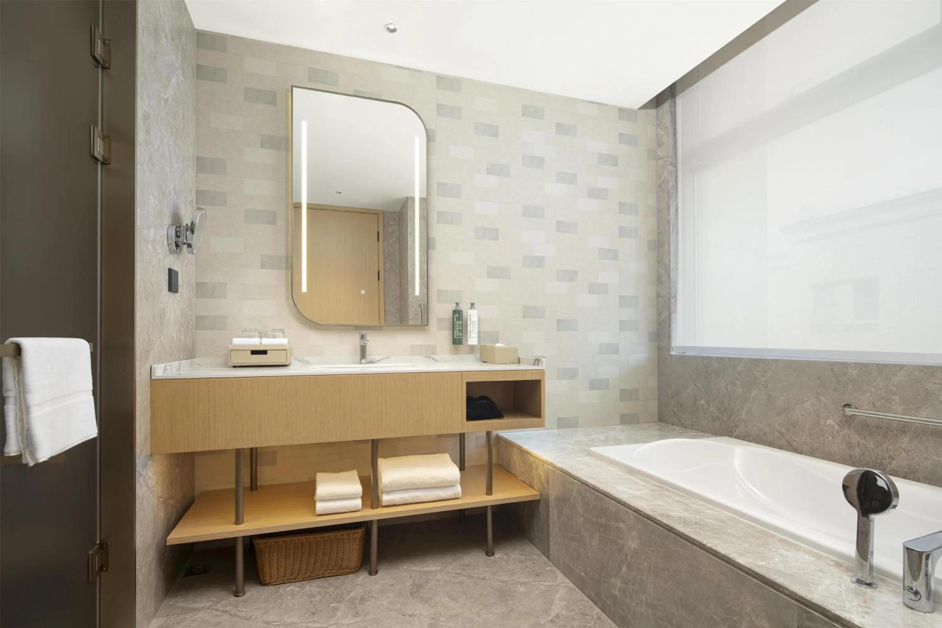 Bathroom in Hilton Garden Inn Linyi Shangcheng
