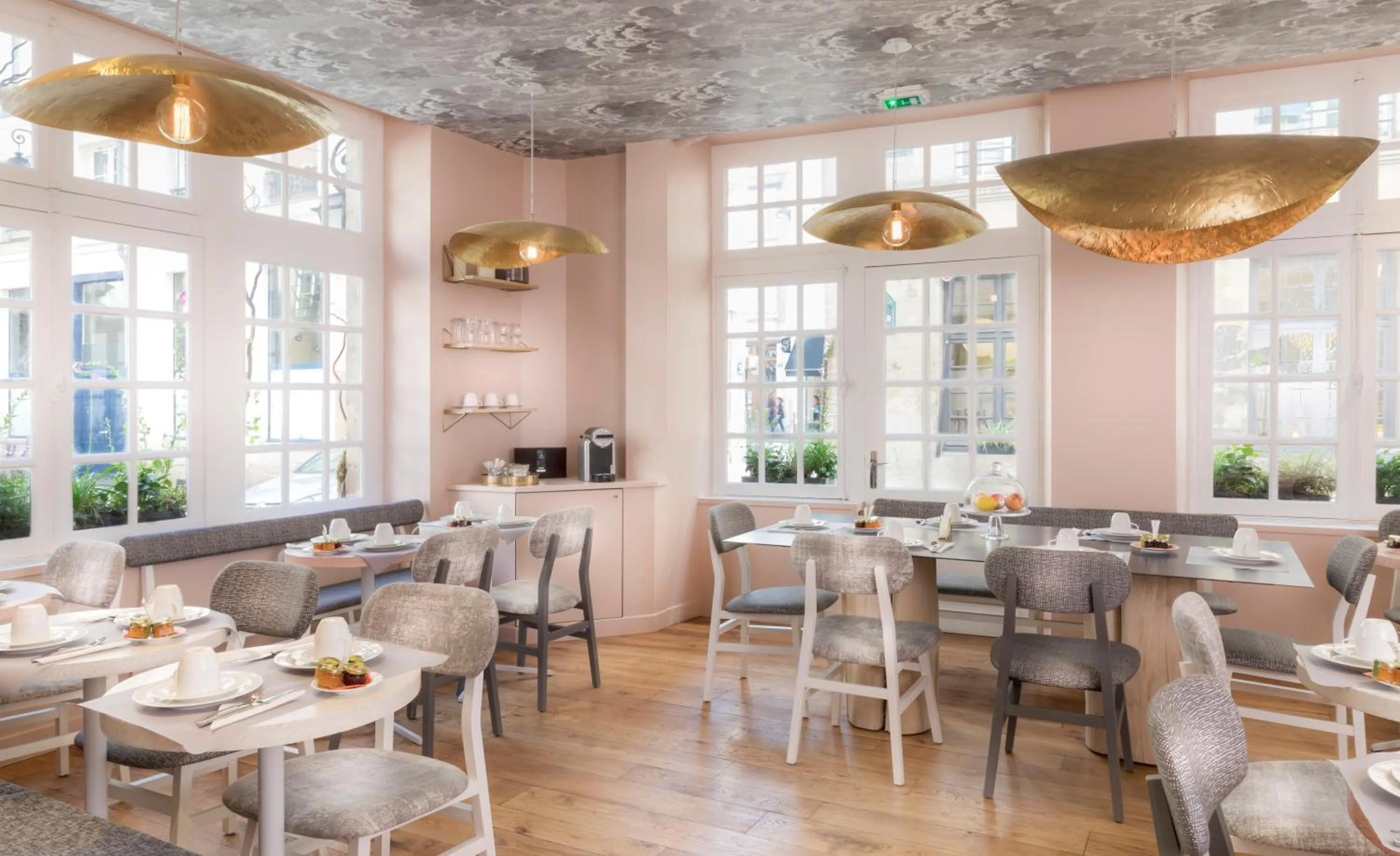 Restaurant/places to eat in Hôtel Jeanne d'Arc Le Marais