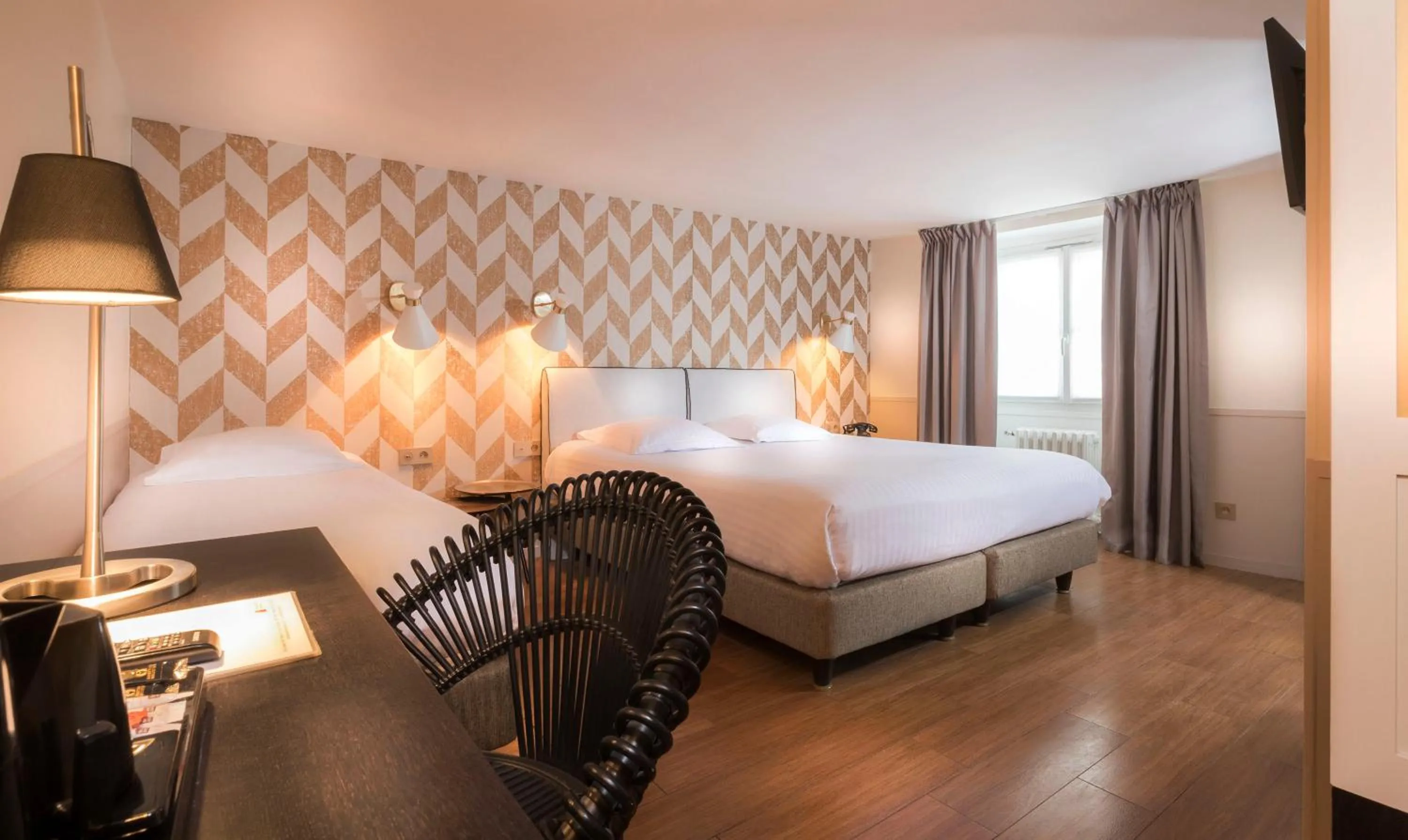 Photo of the whole room, Bed in Hôtel Jeanne d'Arc Le Marais