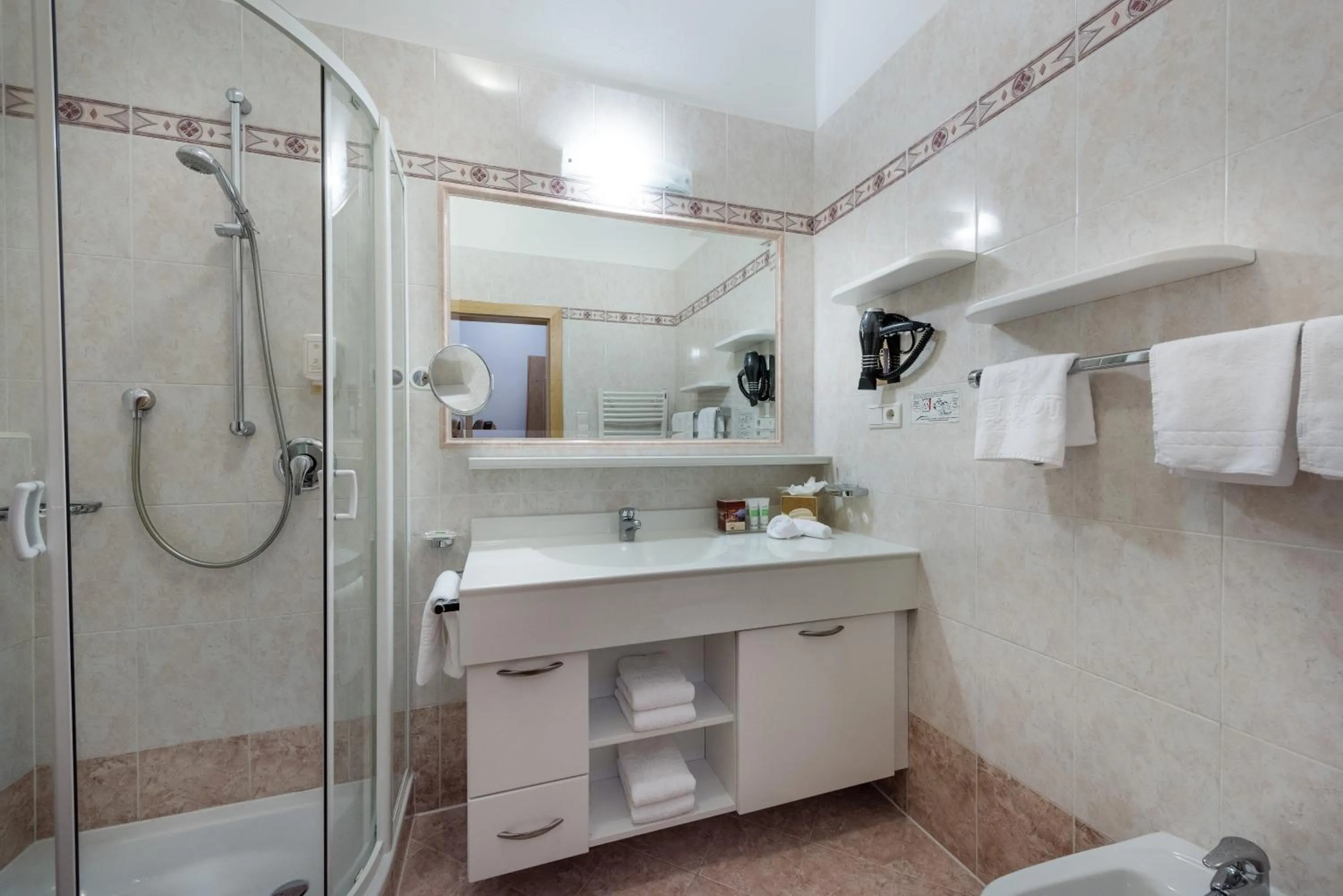 Bathroom in Bärenhotel