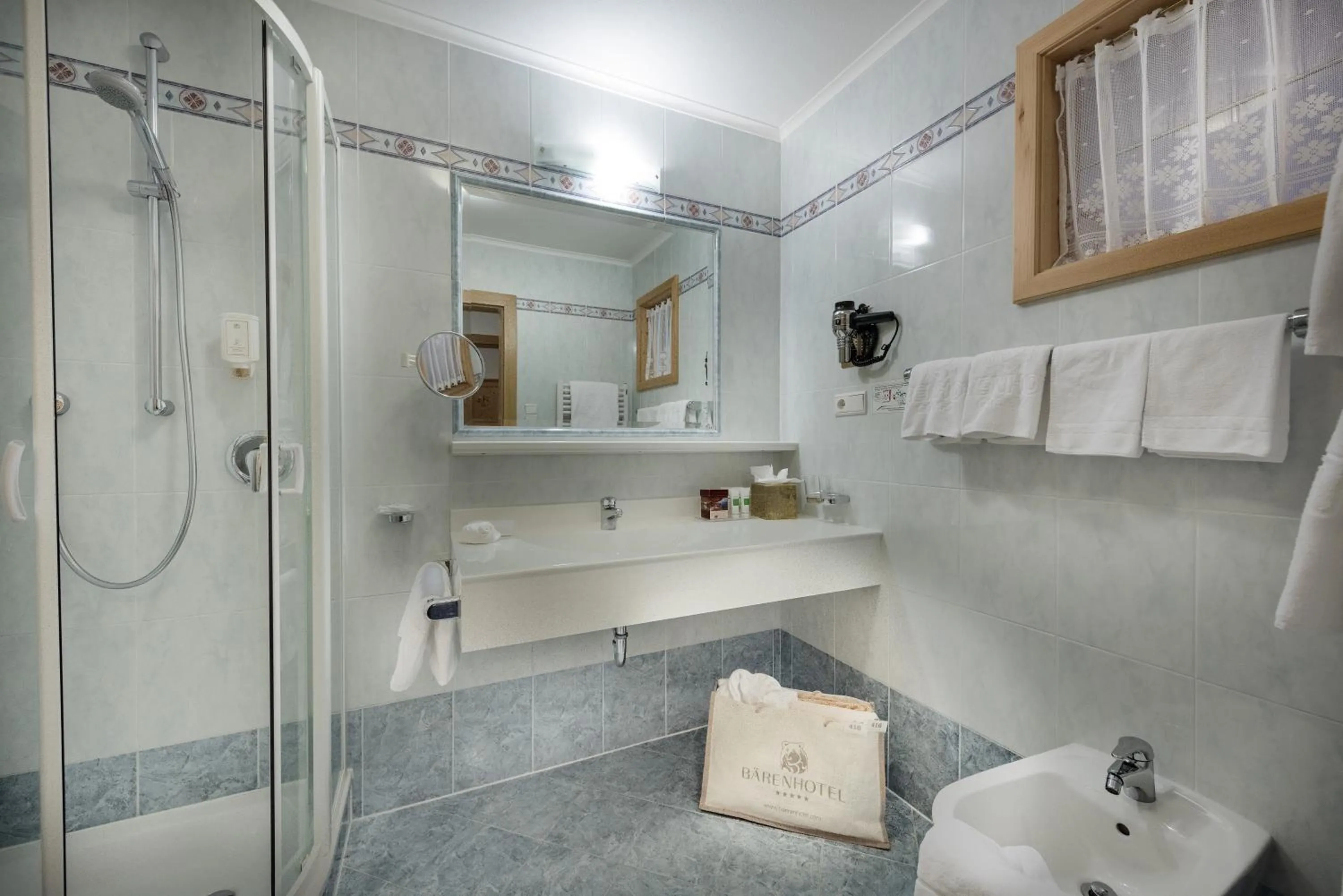 Bathroom in Bärenhotel