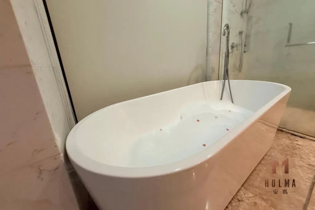 The Platinum KLCC by Holma