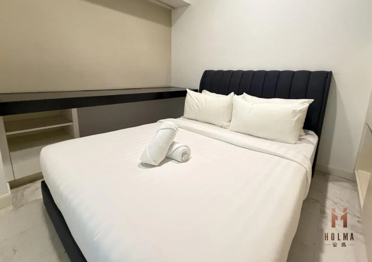 Bed in The Platinum KLCC by Holma
