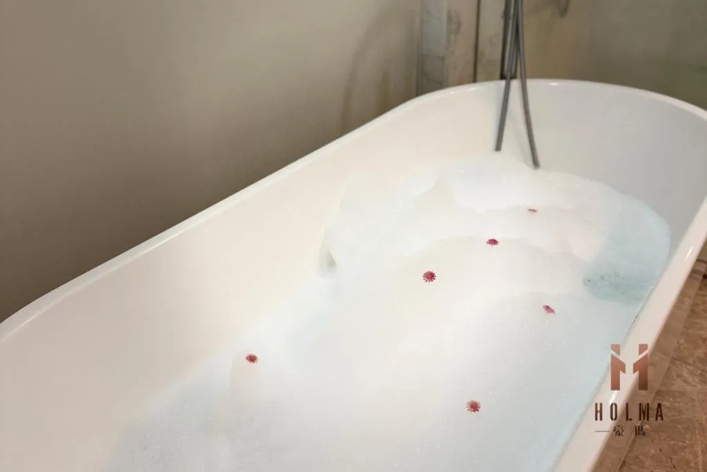 The Platinum KLCC by Holma