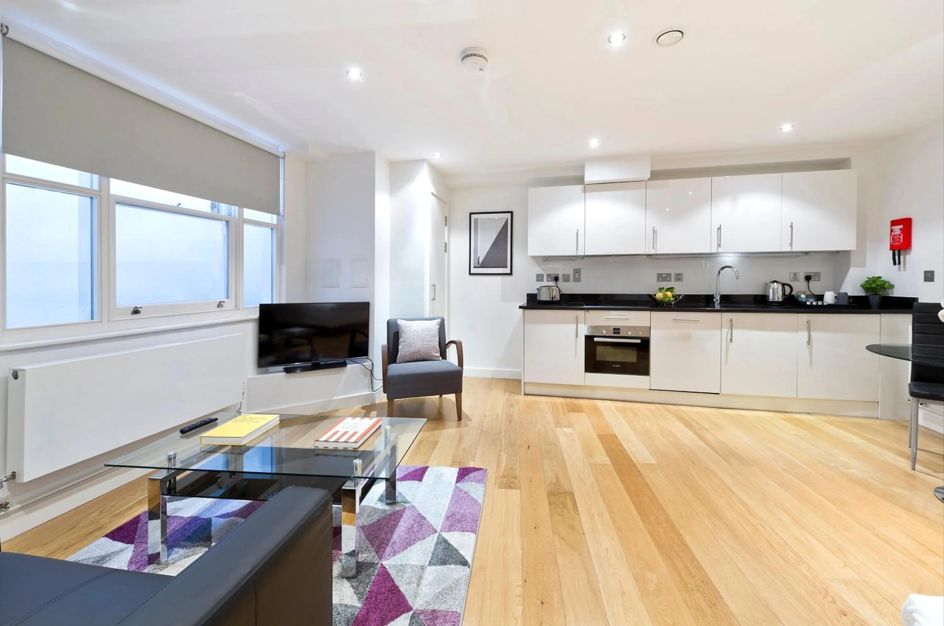 Kitchen or kitchenette in Red Lion Court by City2Stay