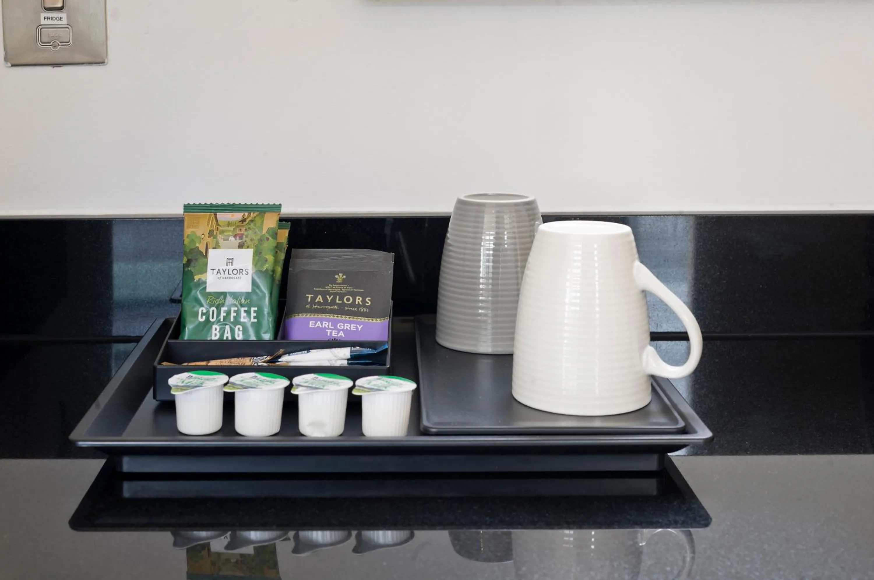 Coffee/tea facilities in Red Lion Court by City2Stay
