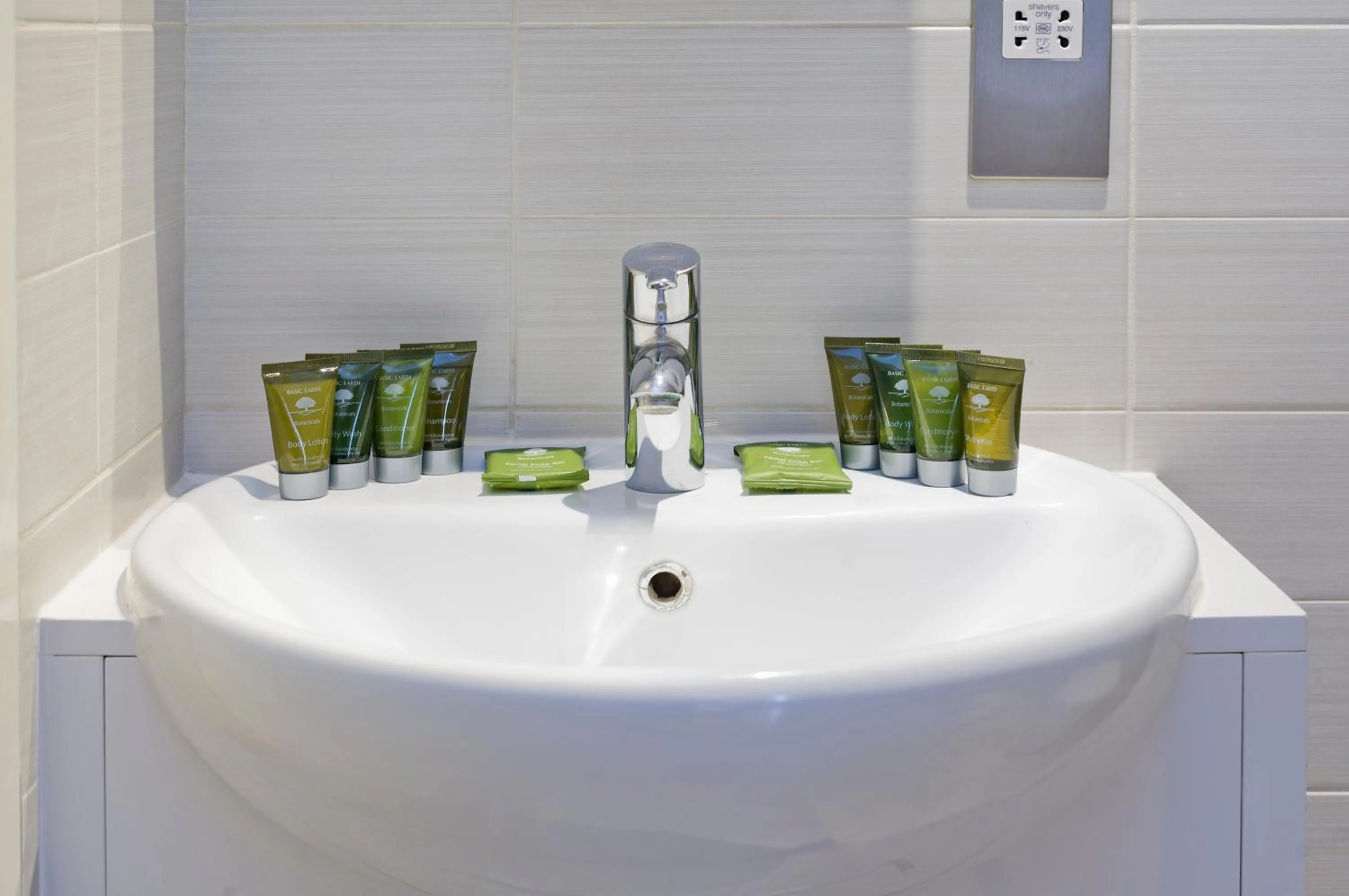 Bathroom in Red Lion Court by City2Stay