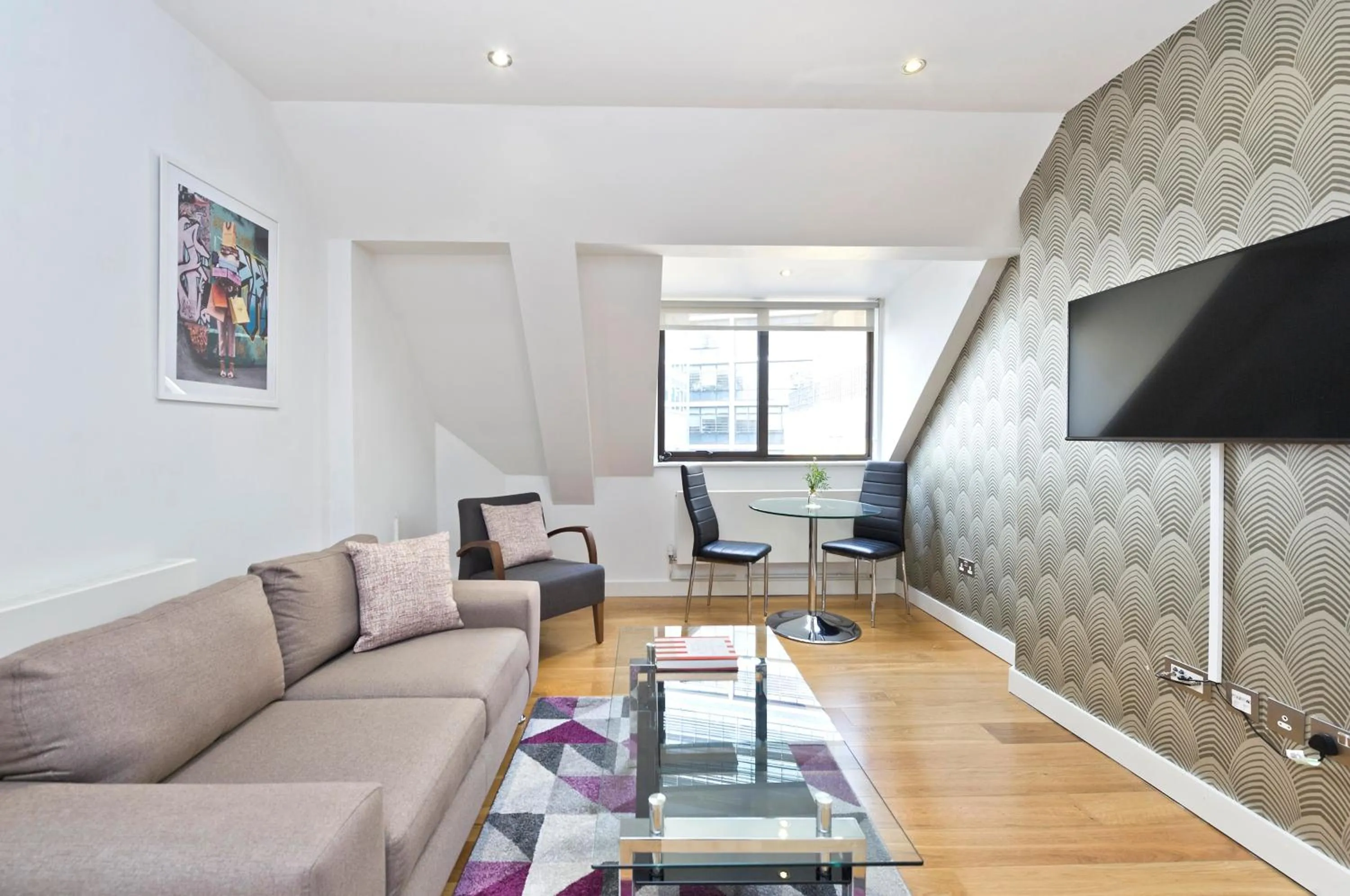 Living room in Red Lion Court by City2Stay