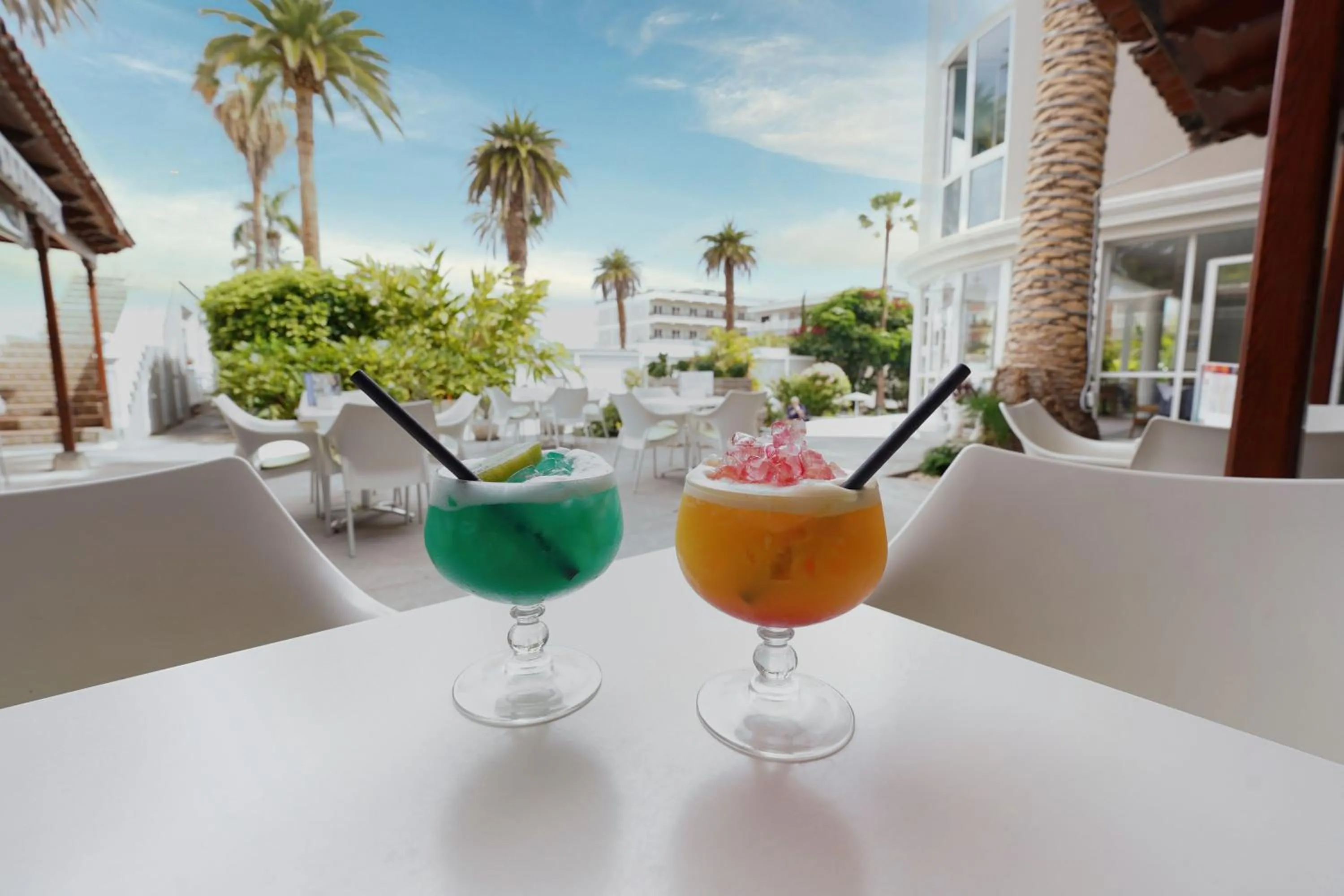 Restaurant/places to eat in Hotel RF San Borondon