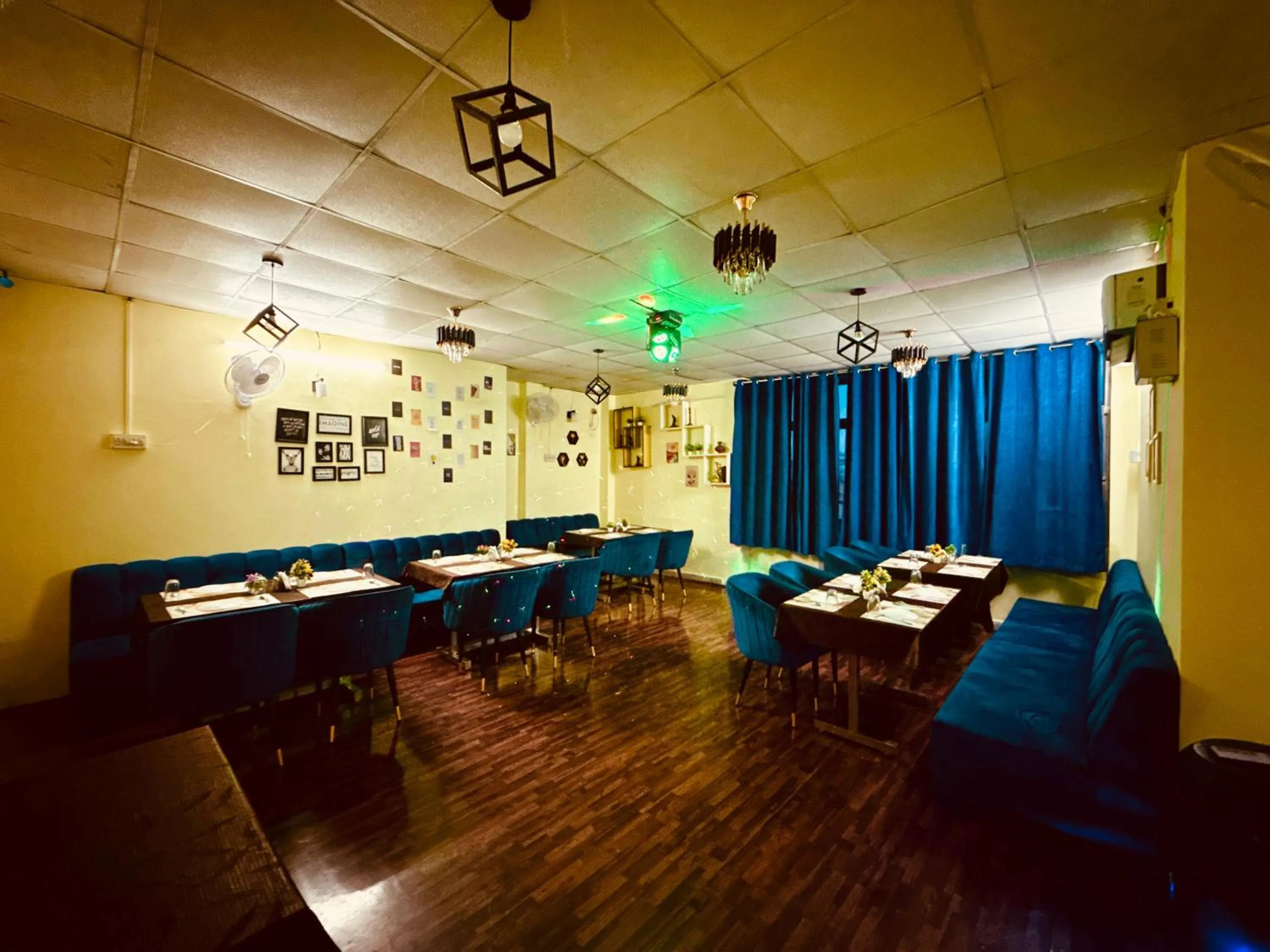 Restaurant/places to eat in The ARL Hotels & Banquets