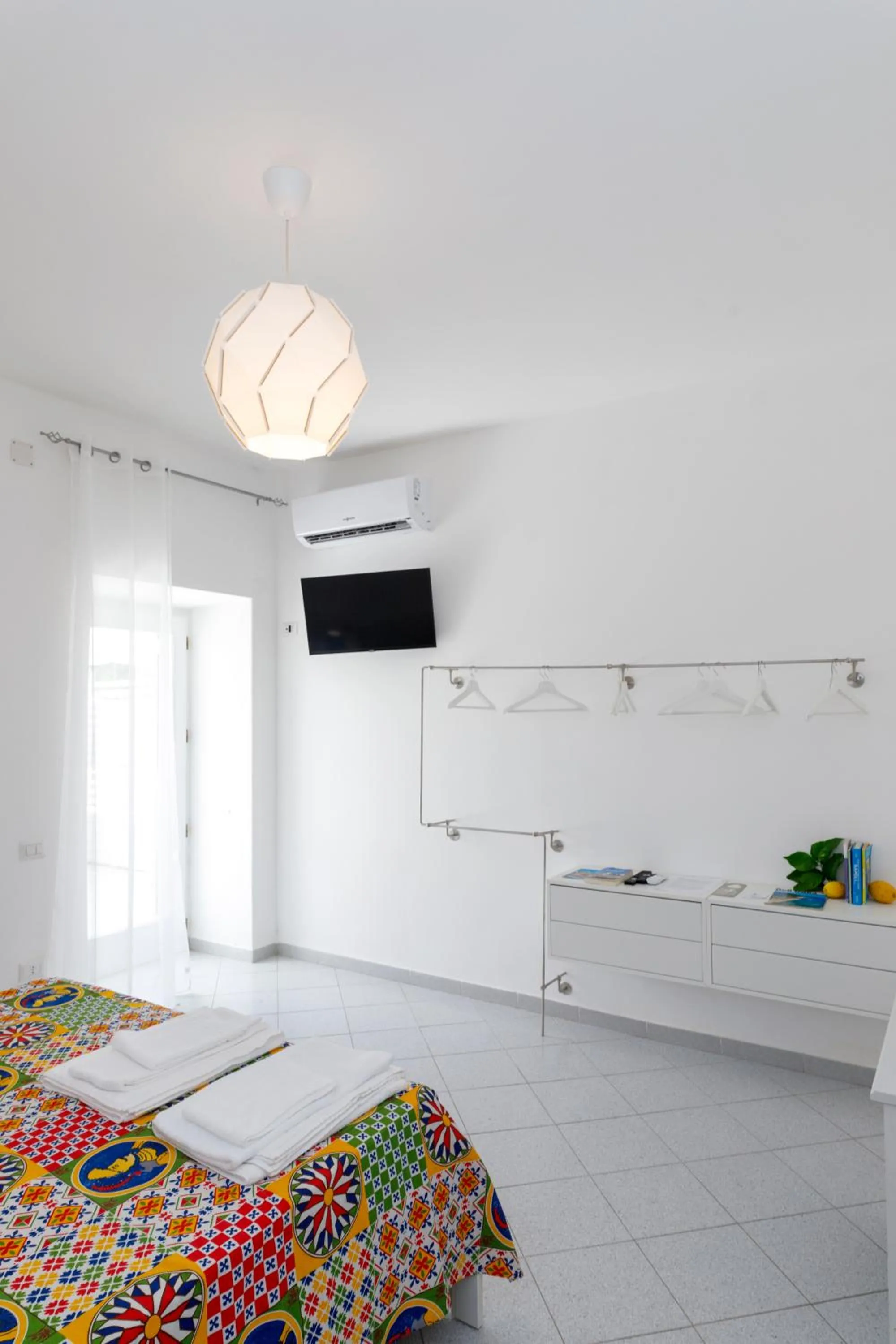 TV and multimedia, Bed in La Casa sul Faro