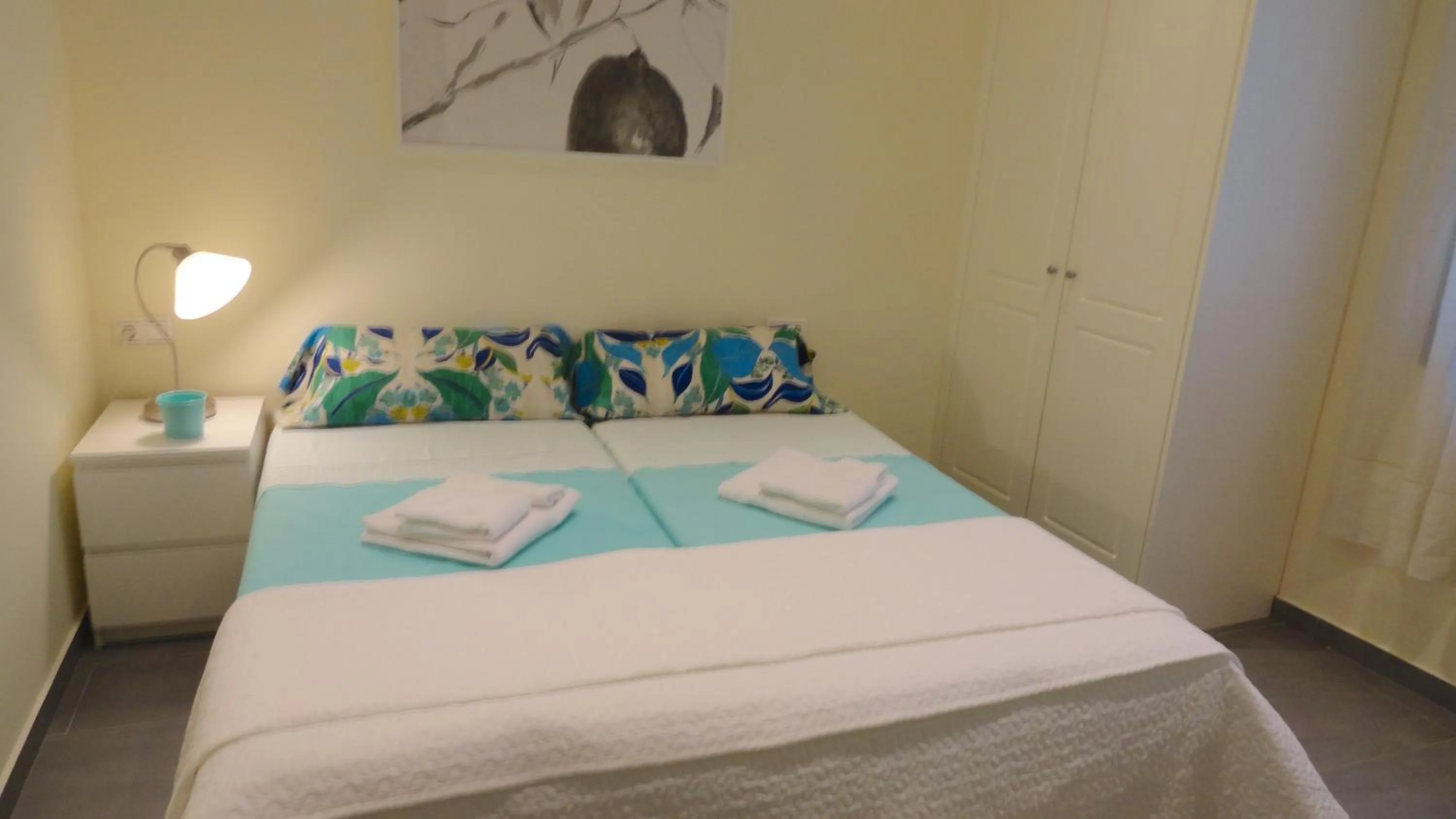 Bedroom, Bed in Apartamento zona playa de San Sebastian