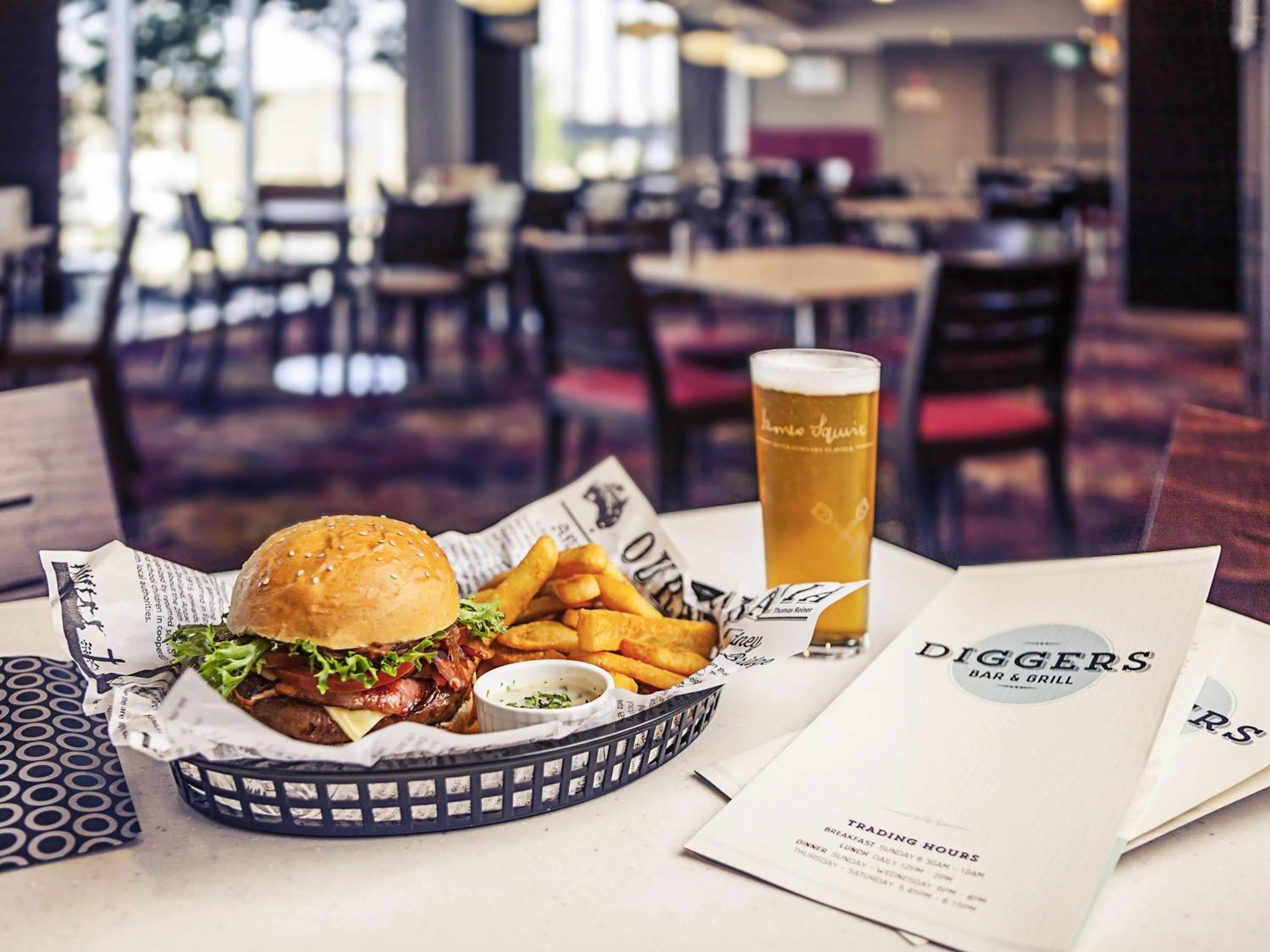 Restaurant/places to eat in Mercure Orange